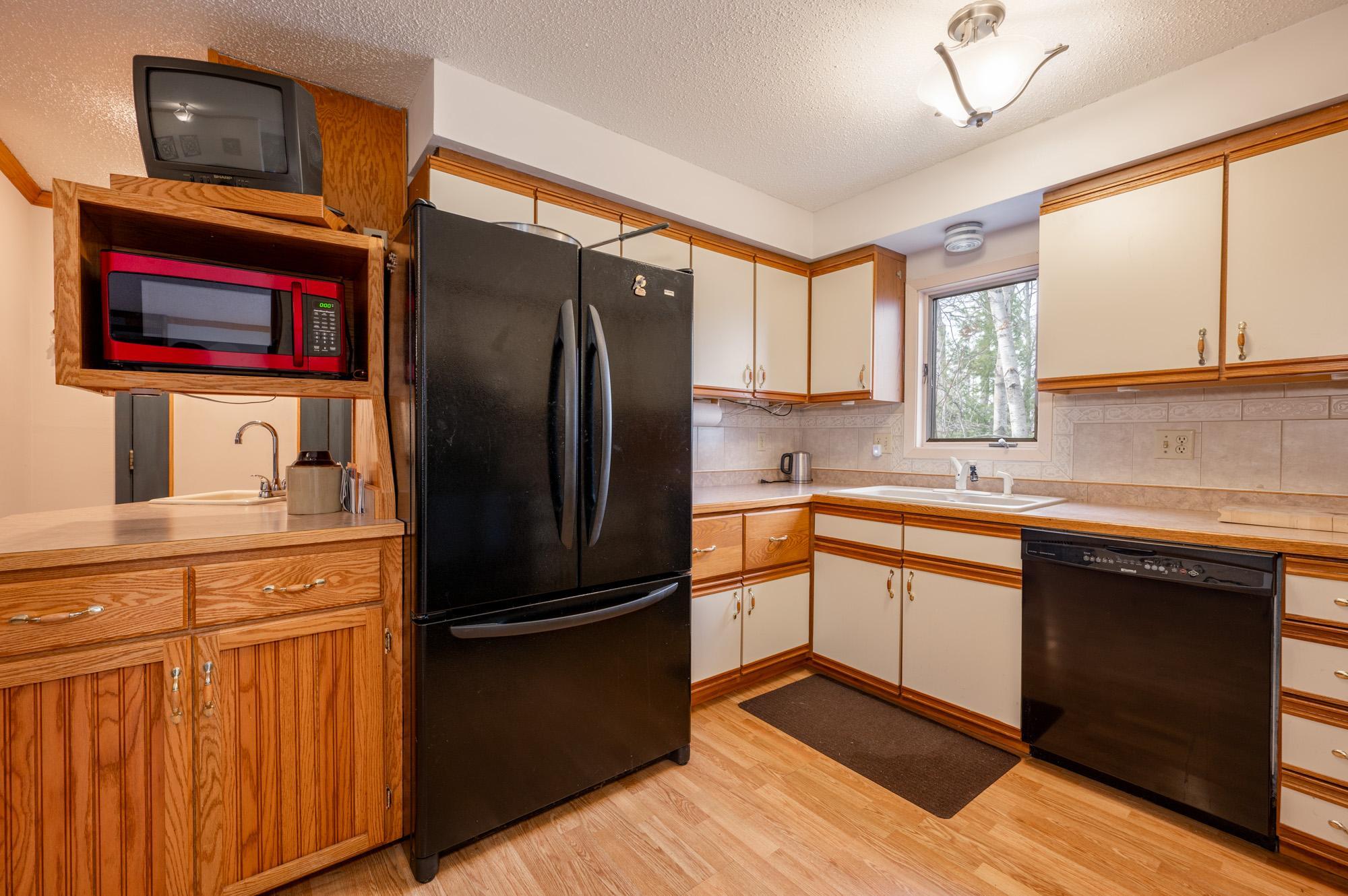 1975 townhouse for sale at 2114 SW 3rd Avenue in Grand Rapids, MN — 3 bed, 3 bath (photo 10 of 33)