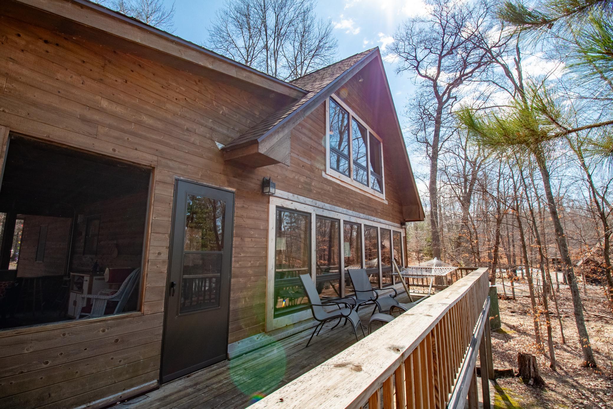 1986 single family home for sale at 19520 Blue Lane E in Emily, MN — 2 bed, 1 bath (photo 2 of 21)