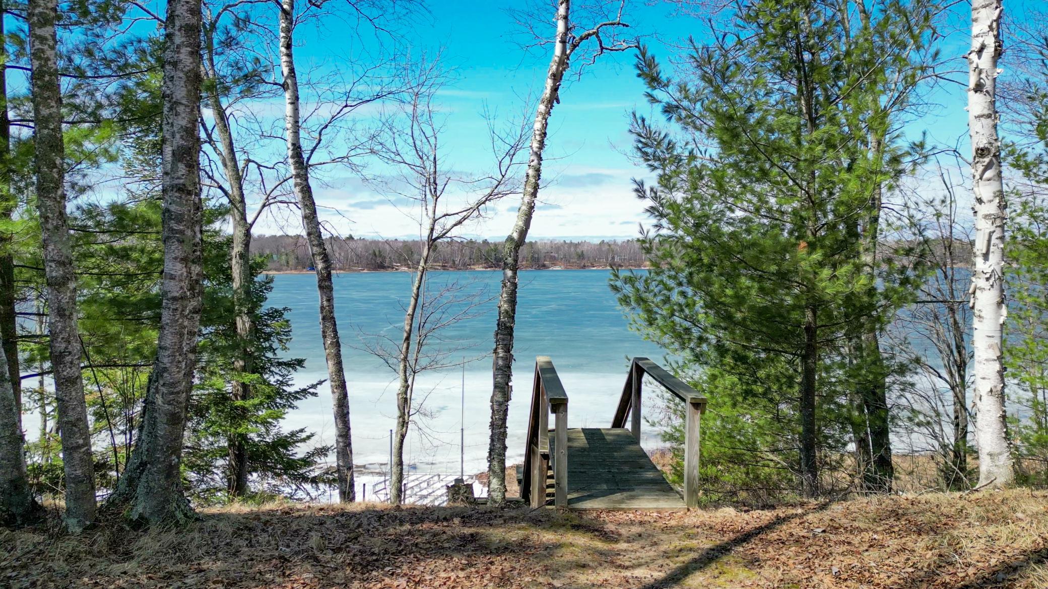 1986 single family home for sale at 19520 Blue Lane E in Emily, MN — 2 bed, 1 bath (photo 5 of 21)