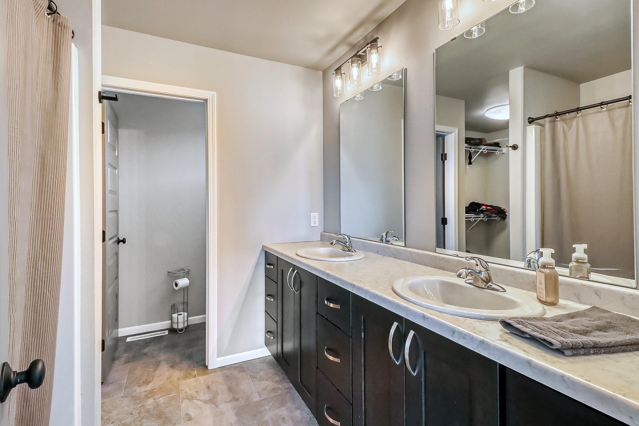 442 Hampton Drive W, Moorhead MN 56560 - Photo 30 of 42