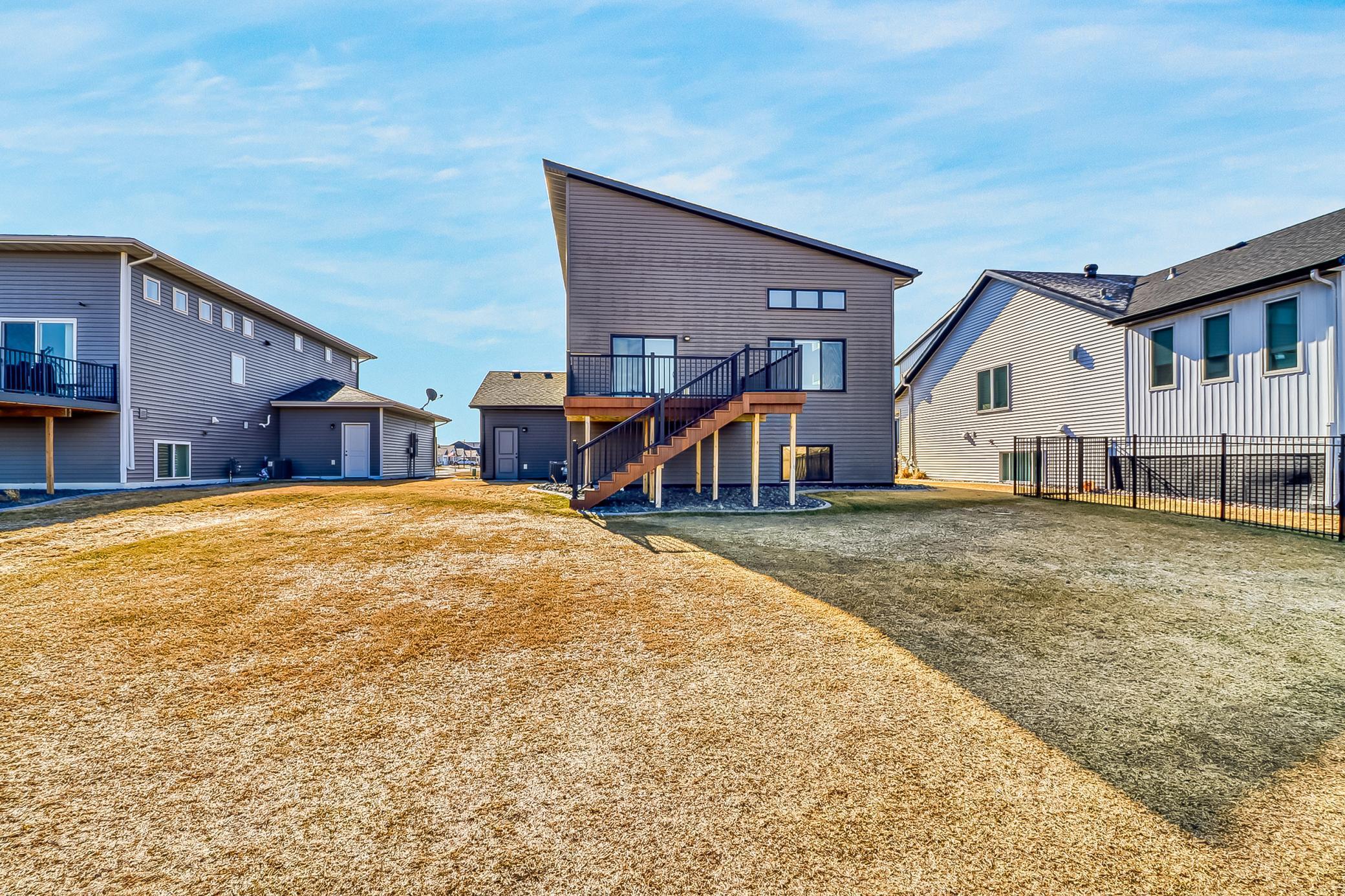 442 Hampton Drive W, Moorhead MN 56560 - Photo 6 of 42