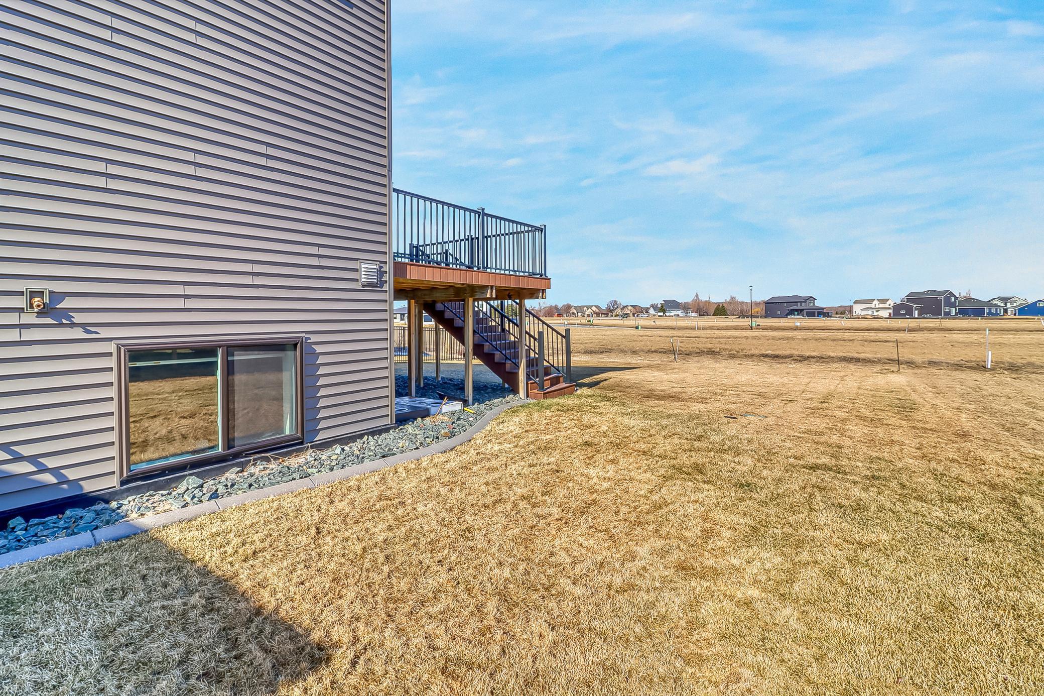 442 Hampton Drive W, Moorhead MN 56560 - Photo 10 of 42