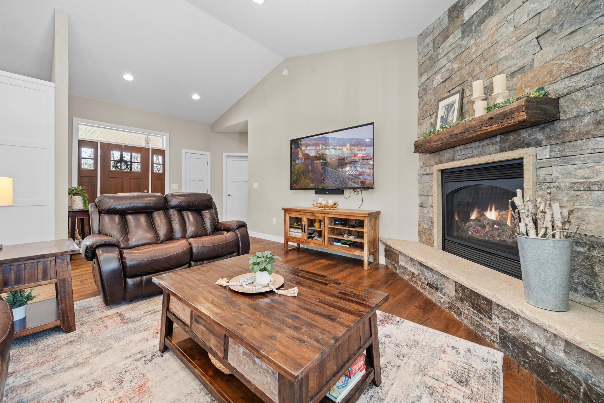 2016 single family home for sale at 5201 Colonial Court NE in Alexandria, MN — 5 bed, 3 bath (photo 13 of 49)