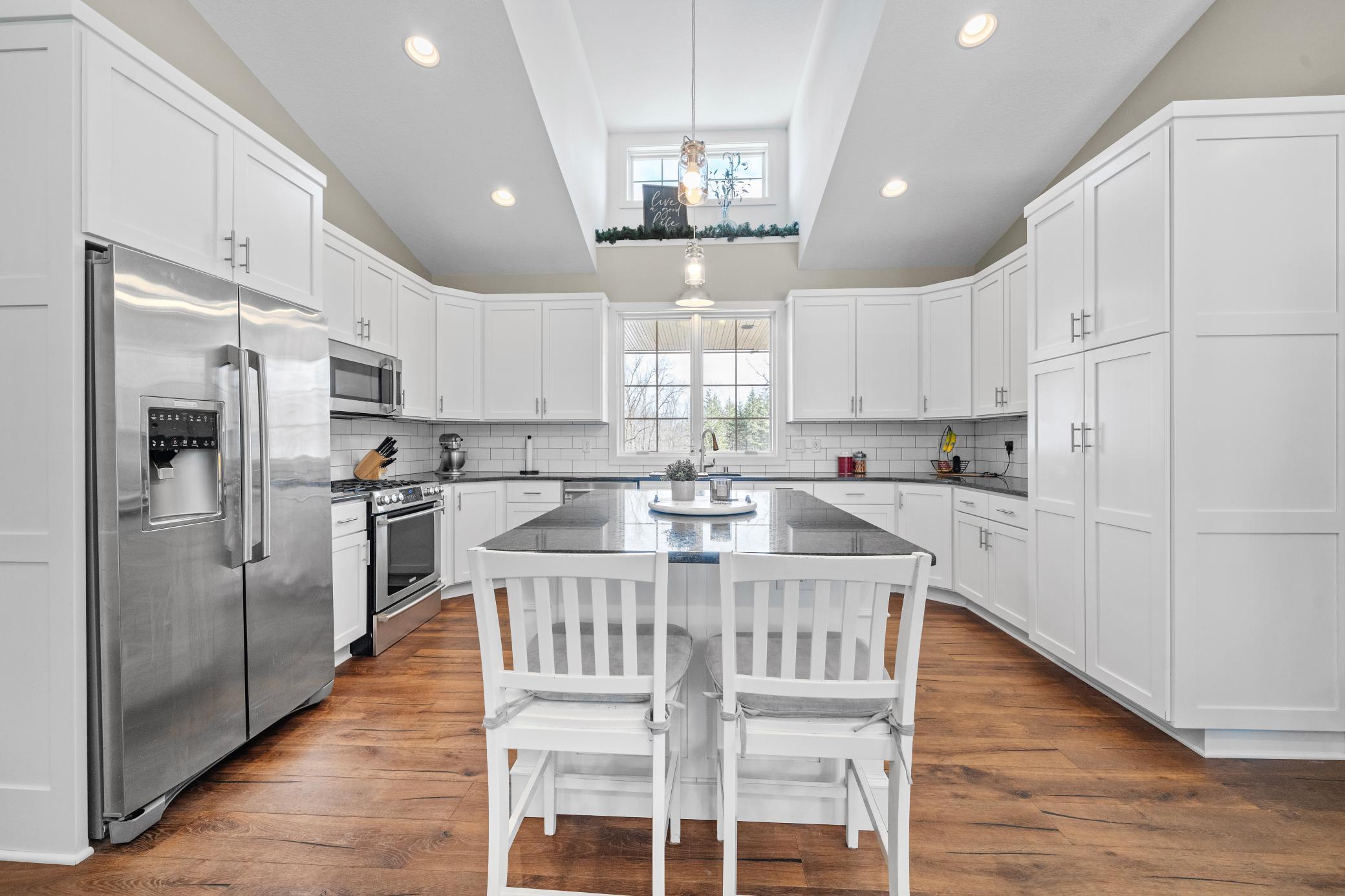 2016 single family home for sale at 5201 Colonial Court NE in Alexandria, MN — 5 bed, 3 bath (photo 19 of 49)