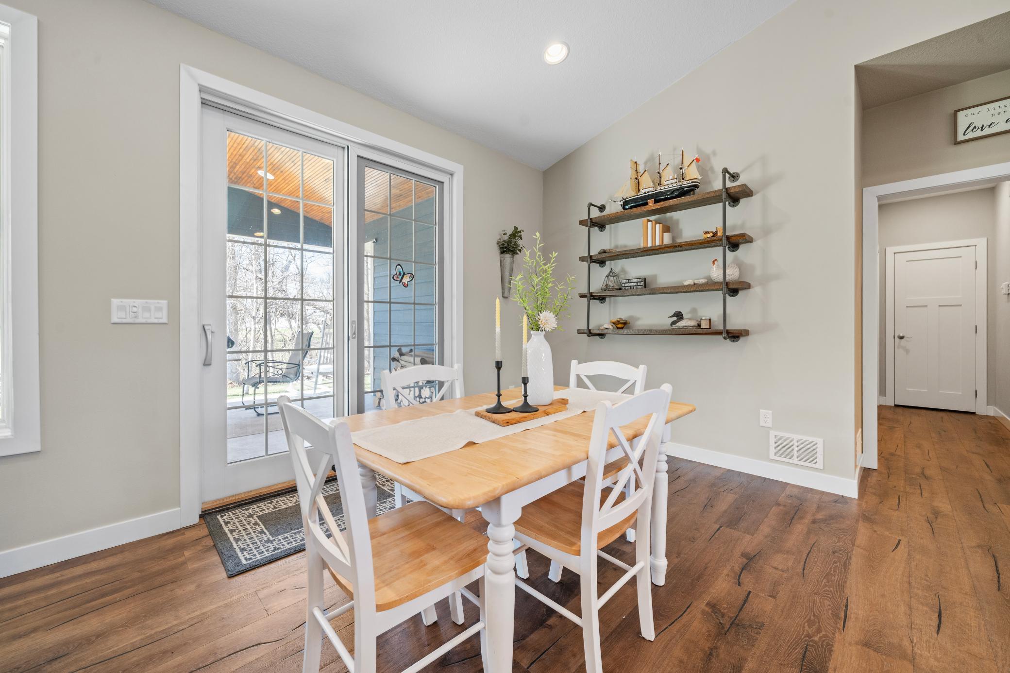 2016 single family home for sale at 5201 Colonial Court NE in Alexandria, MN — 5 bed, 3 bath (photo 28 of 49)