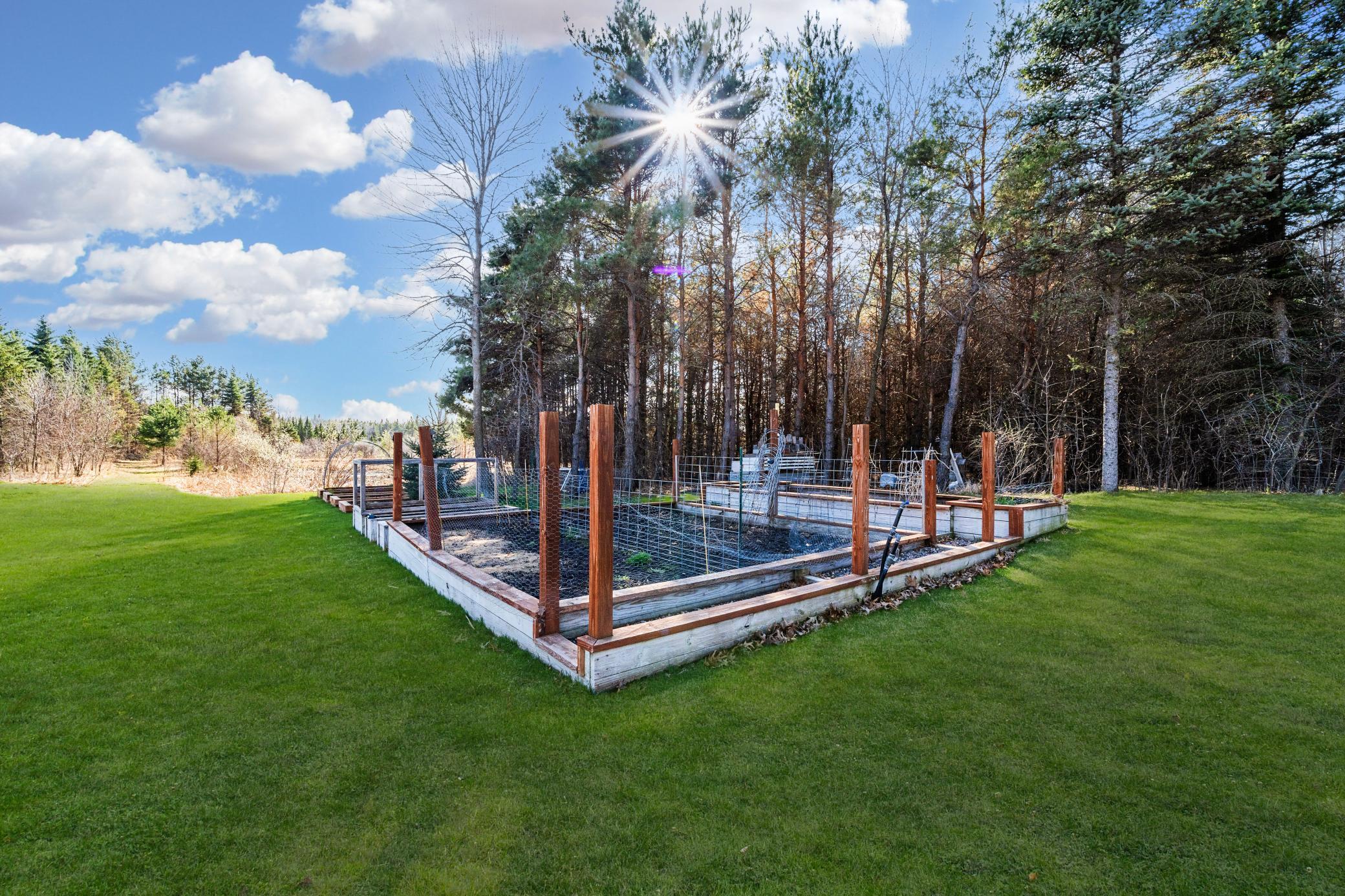 2016 single family home for sale at 5201 Colonial Court NE in Alexandria, MN — 5 bed, 3 bath (photo 45 of 49)