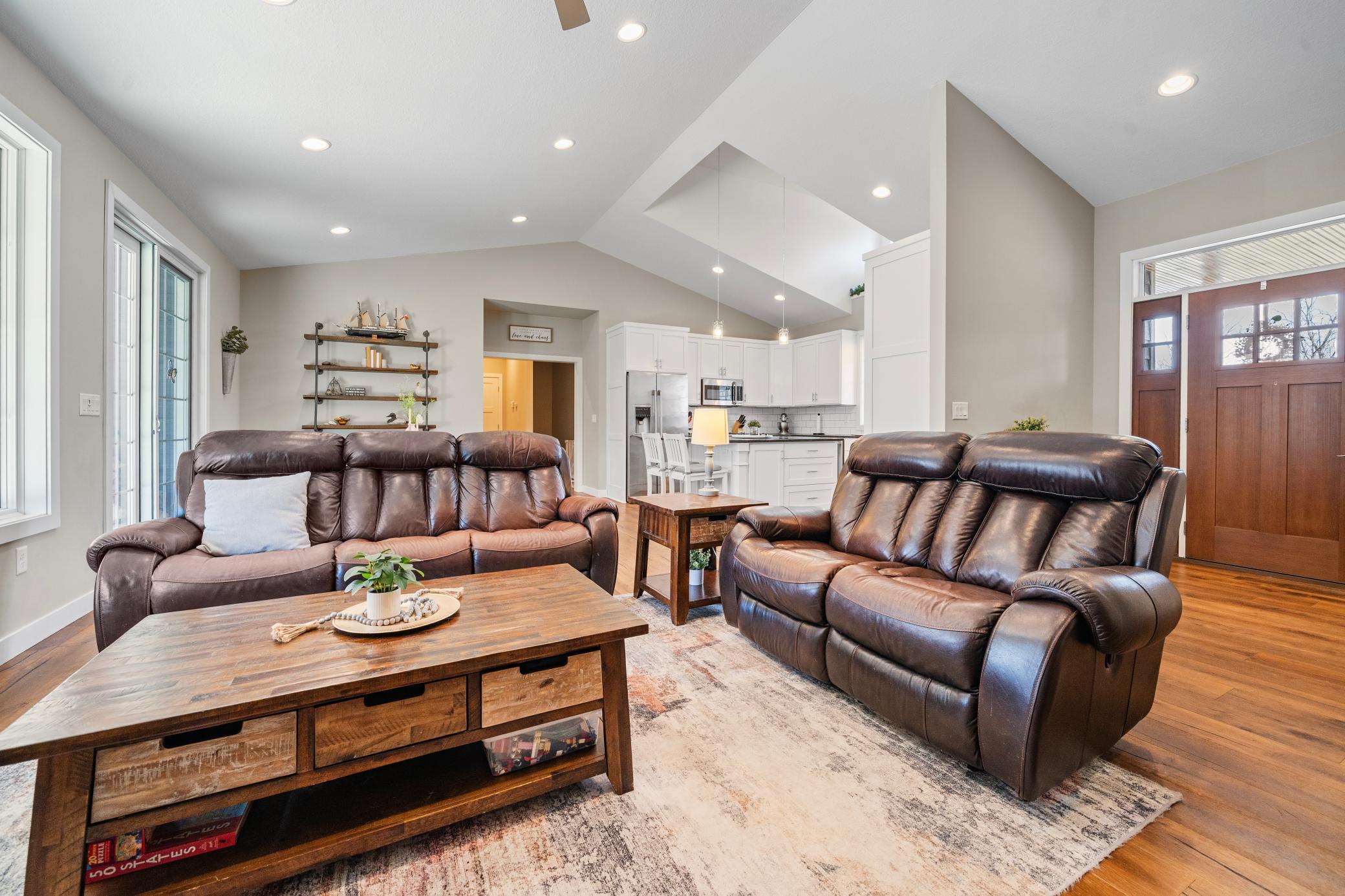 2016 single family home for sale at 5201 Colonial Court NE in Alexandria, MN — 5 bed, 3 bath (photo 7 of 49)