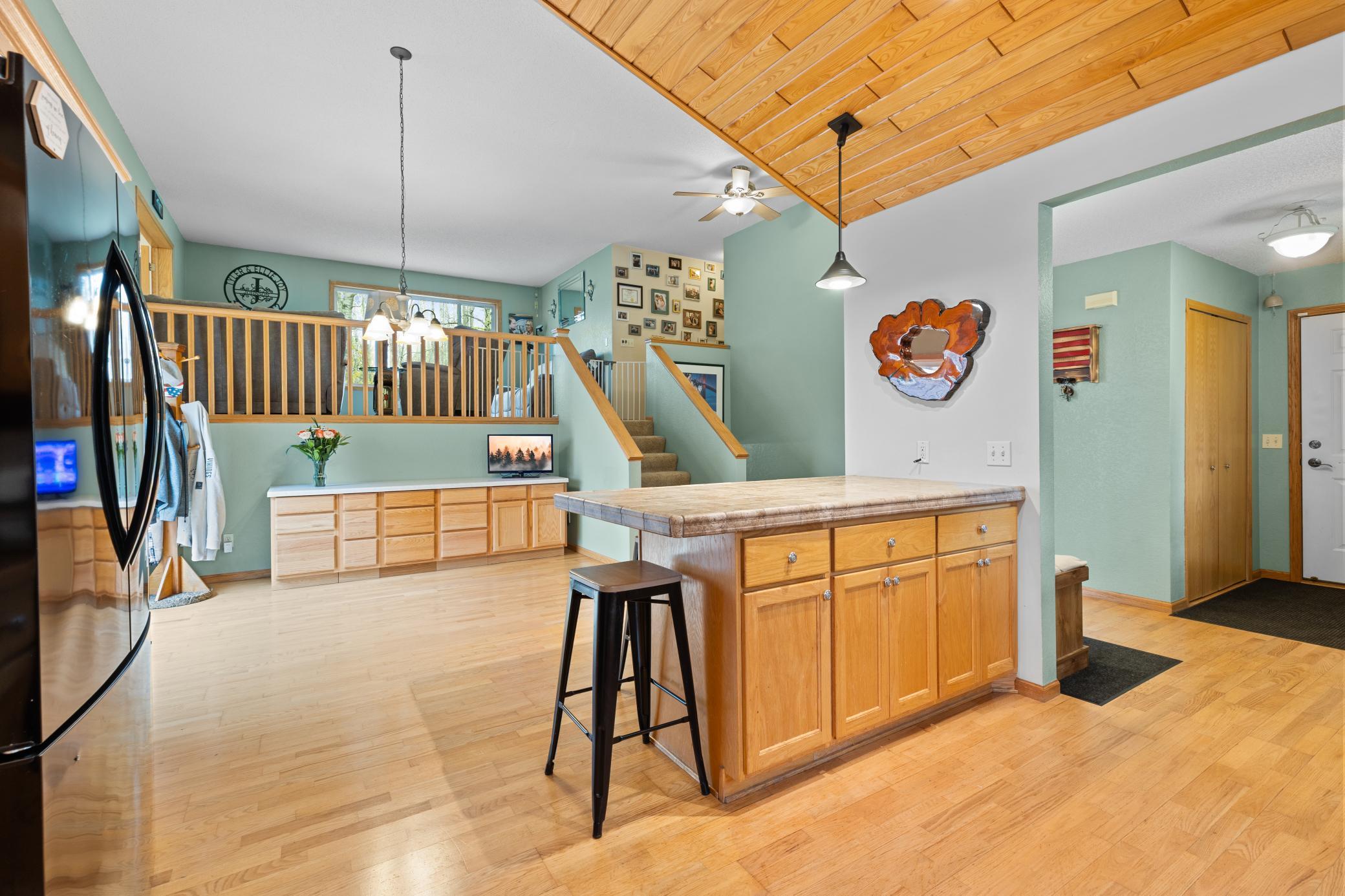 2001 single family home for sale at 10308 S Oaks Road in Brainerd, MN — 4 bed, 2 bath (photo 11 of 44)