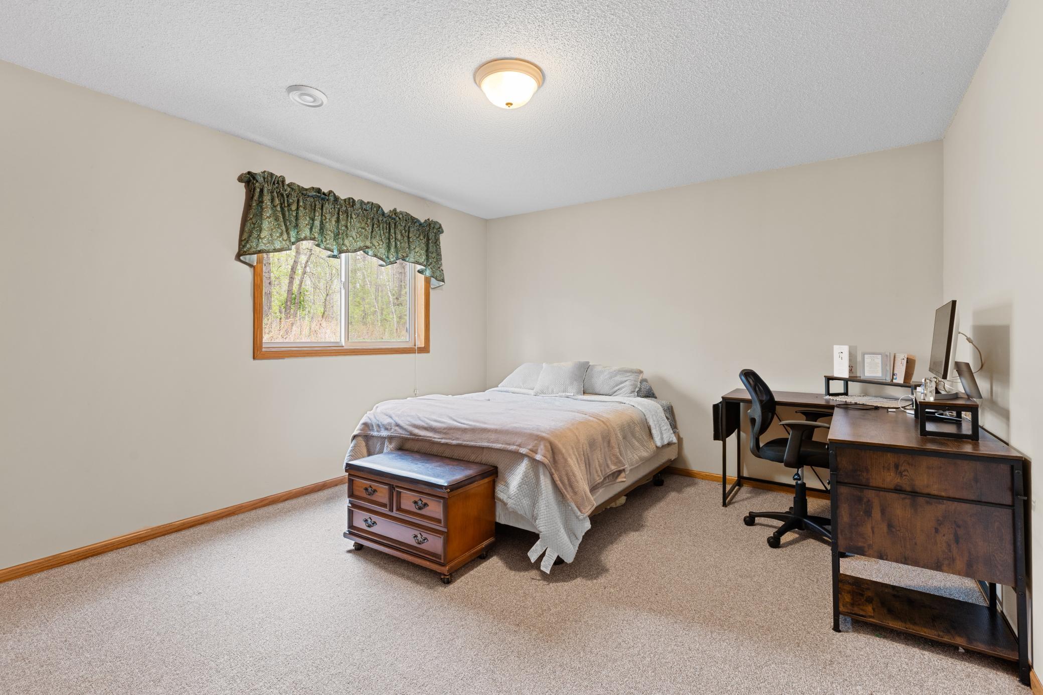 2001 single family home for sale at 10308 S Oaks Road in Brainerd, MN — 4 bed, 2 bath (photo 21 of 44)