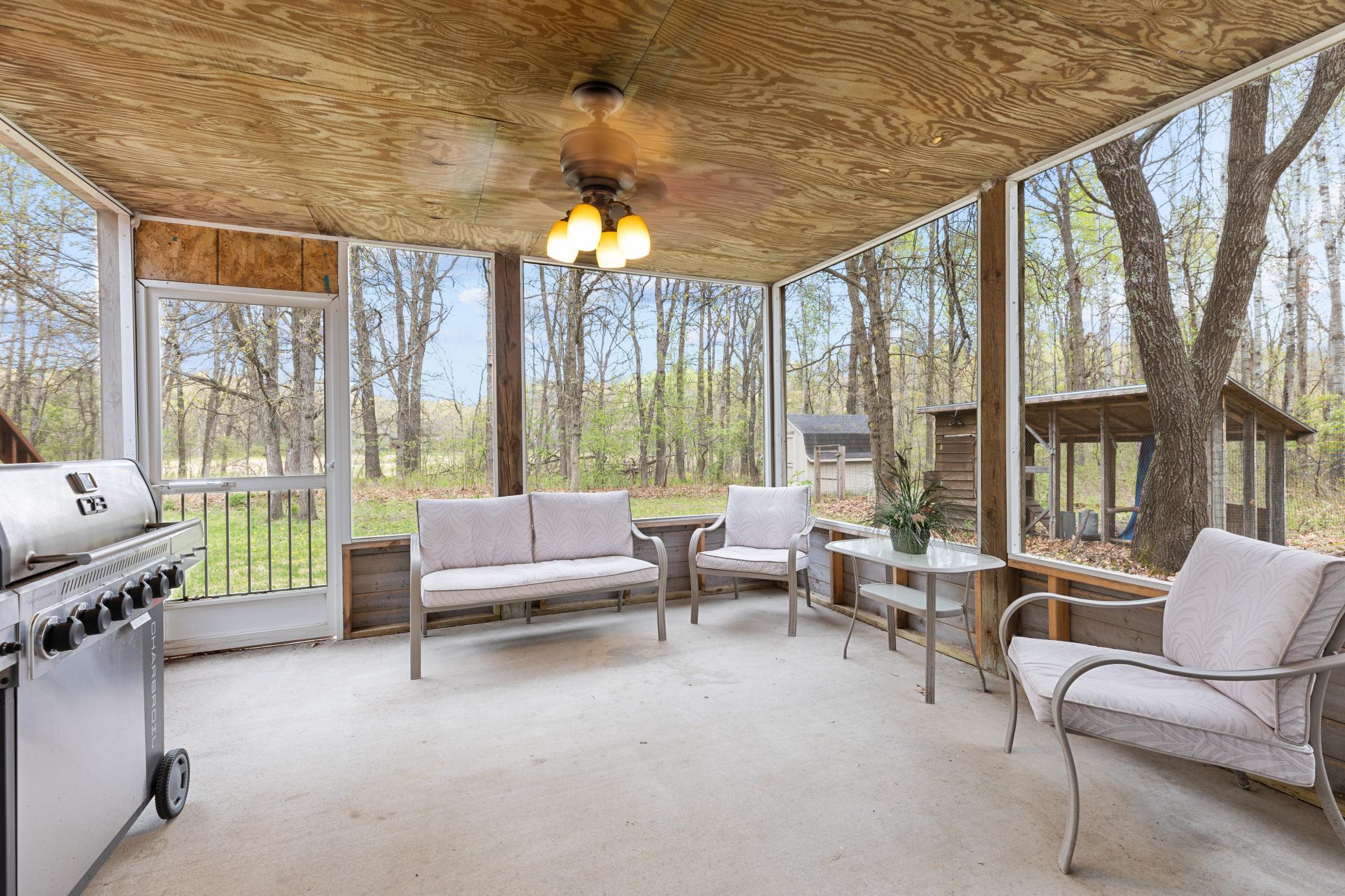 2001 single family home for sale at 10308 S Oaks Road in Brainerd, MN — 4 bed, 2 bath (photo 5 of 44)