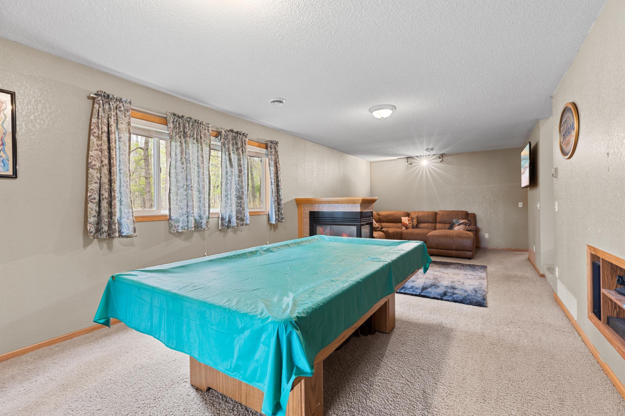 2001 single family home for sale at 10308 S Oaks Road in Brainerd, MN — 4 bed, 2 bath (photo 7 of 44)
