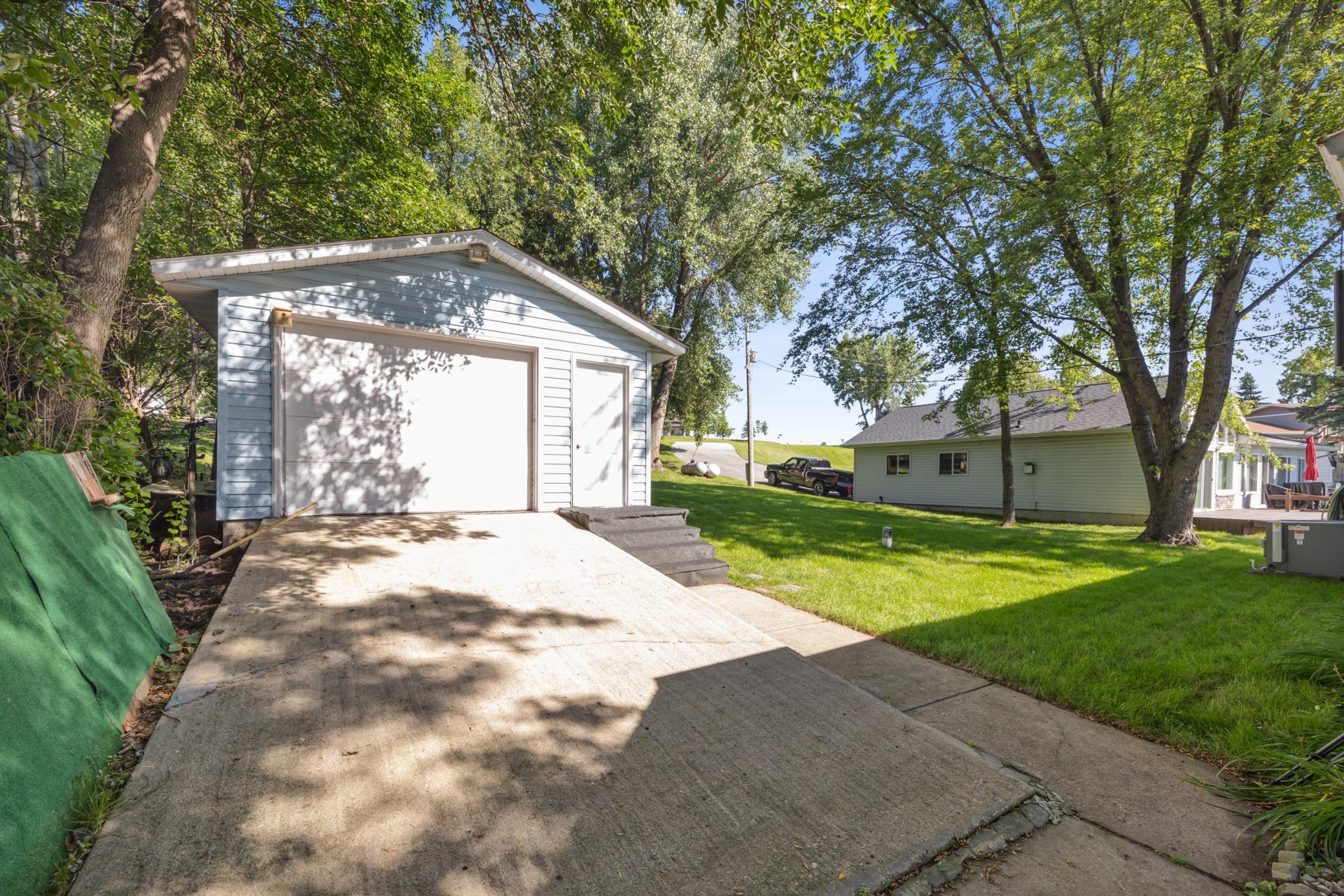 1975 single family home for sale at 15849 Maple Ridge Road in Audubon, MN — 3 bed, 2 bath (photo 9 of 53)