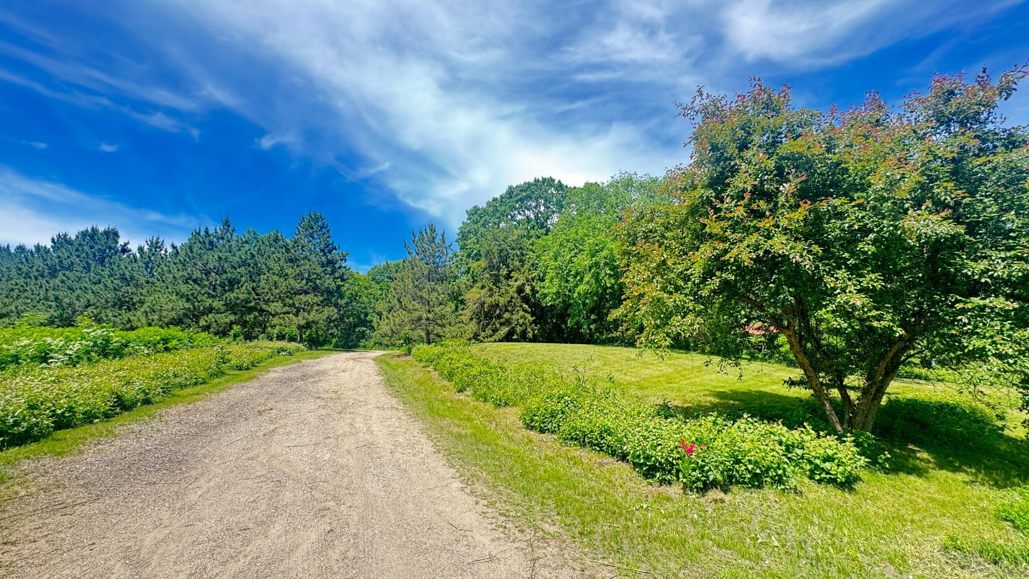 2000 single family home for sale at 29284 Mchugh Road in Detroit Lakes, MN — 5 bed, 2 bath (photo 3 of 25)