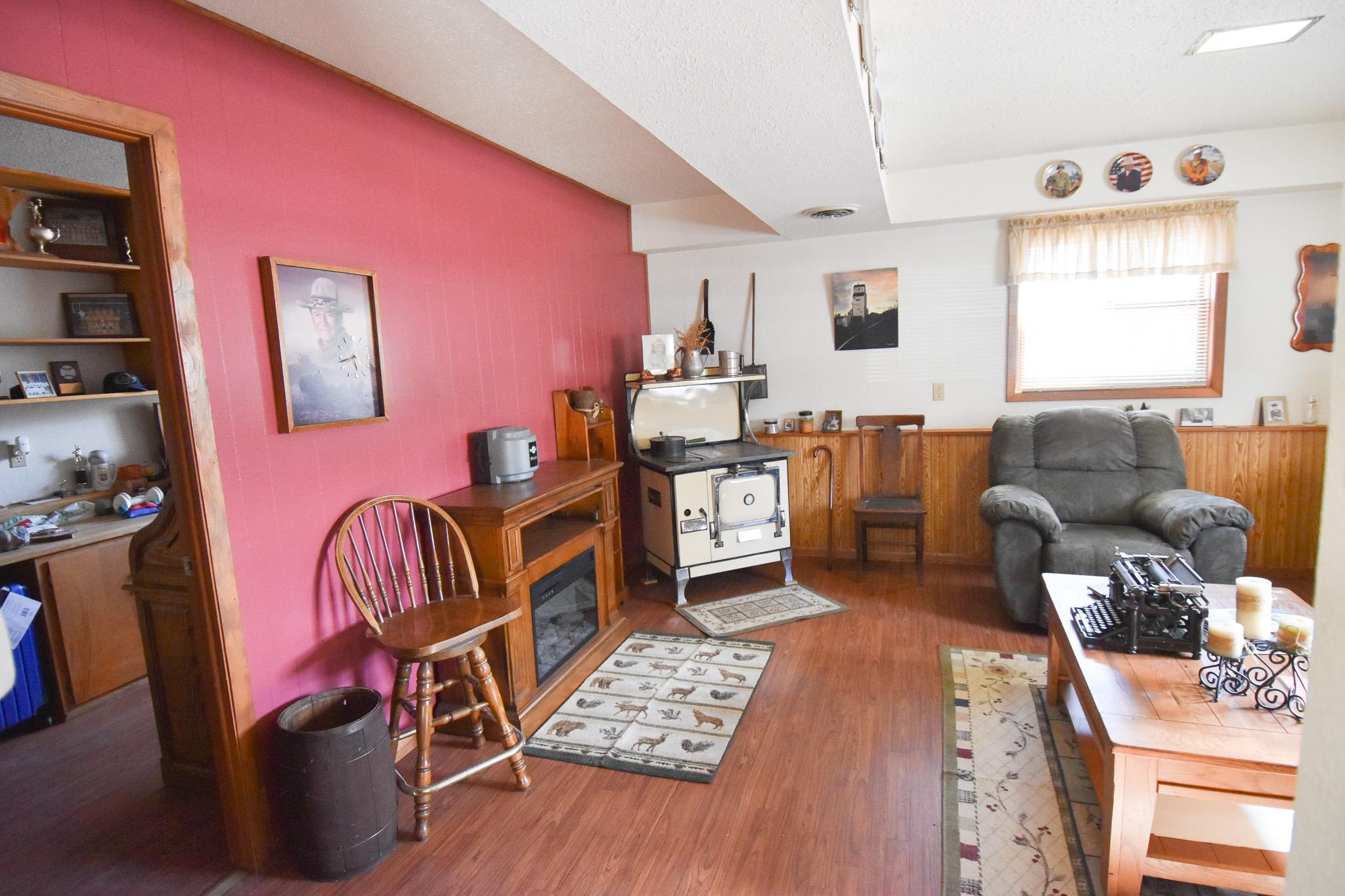 1977 single family home for sale at 105 Valley View Road in Karlstad, MN — 3 bed, 2 bath (photo 11 of 18)
