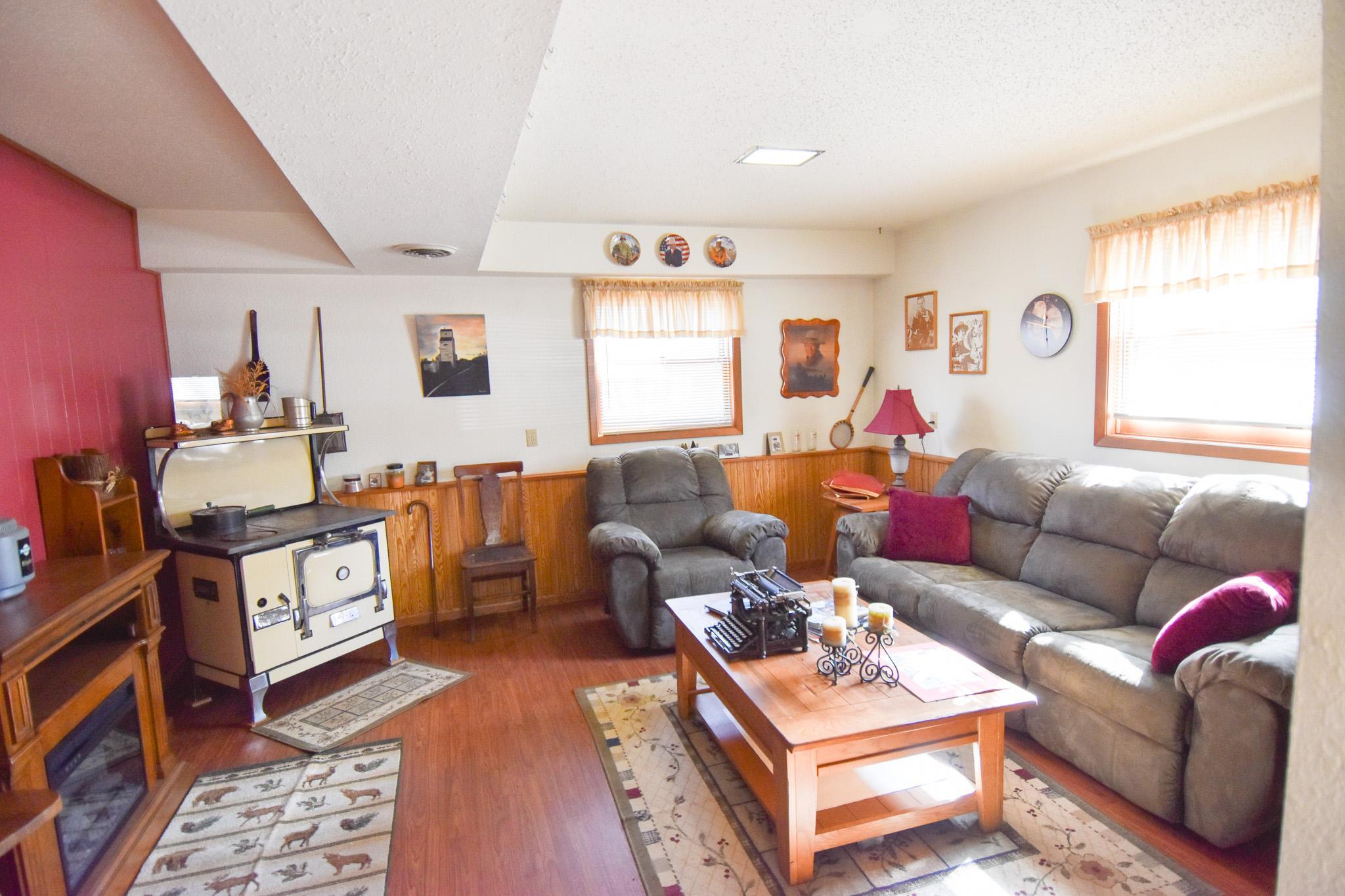 1977 single family home for sale at 105 Valley View Road in Karlstad, MN — 3 bed, 2 bath (photo 12 of 18)