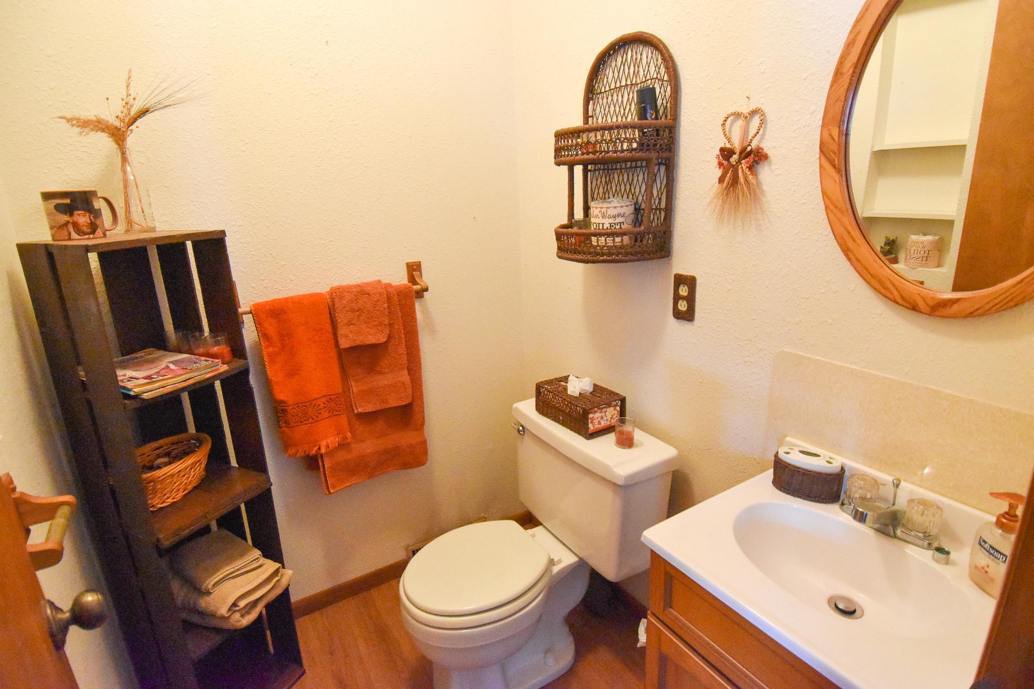 1977 single family home for sale at 105 Valley View Road in Karlstad, MN — 3 bed, 2 bath (photo 13 of 18)