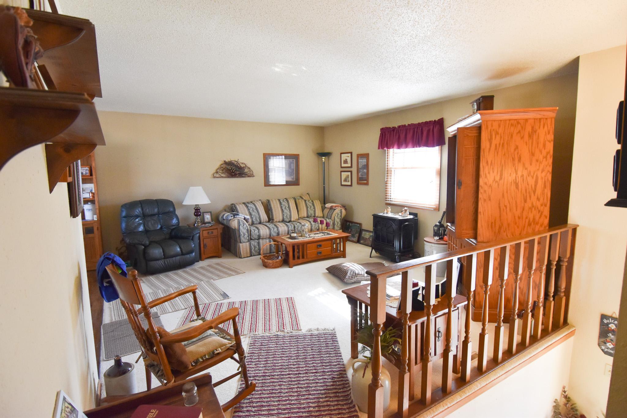 1977 single family home for sale at 105 Valley View Road in Karlstad, MN — 3 bed, 2 bath (photo 4 of 18)