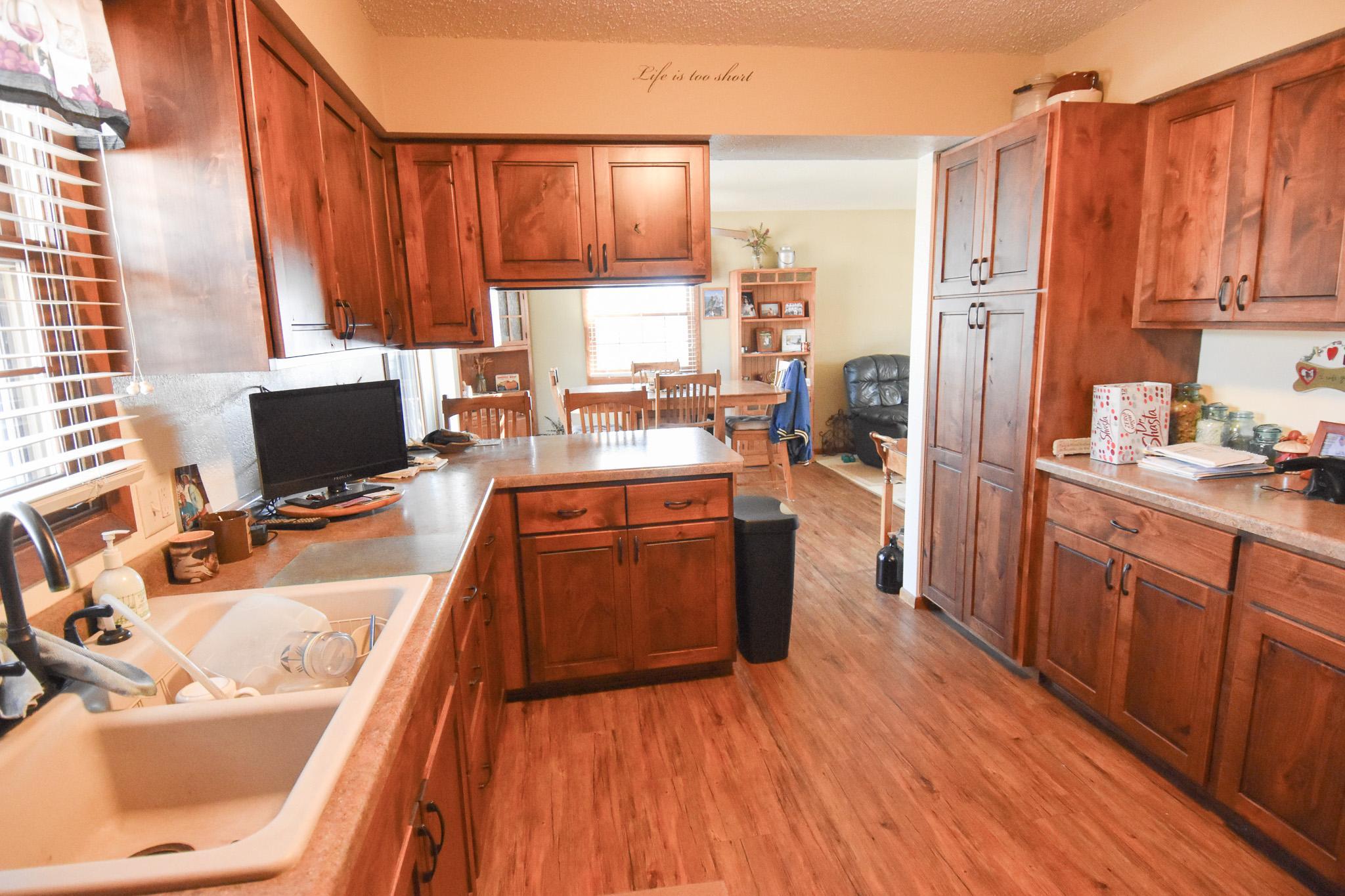 1977 single family home for sale at 105 Valley View Road in Karlstad, MN — 3 bed, 2 bath (photo 5 of 18)