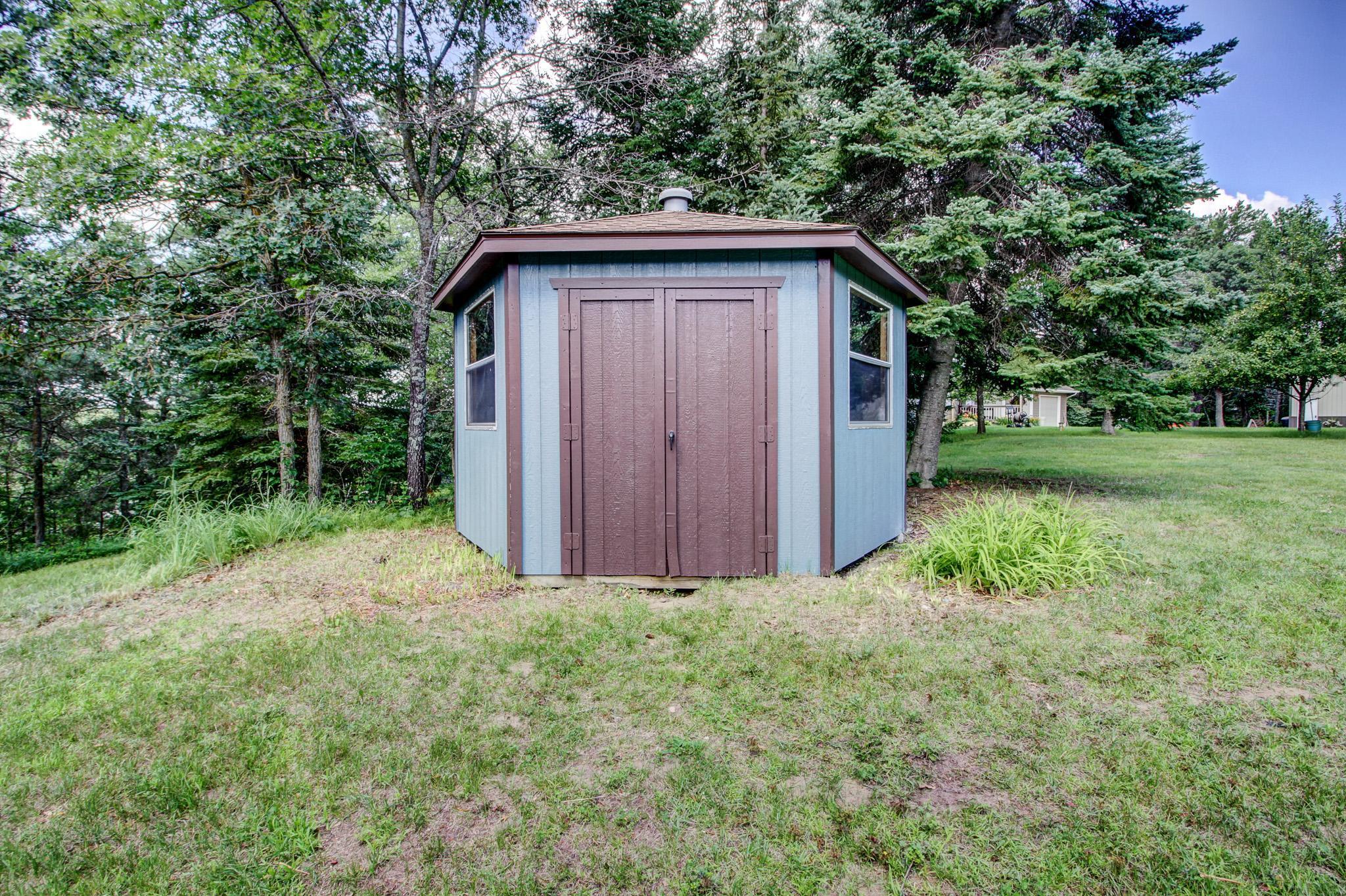 2000 single family home for sale at 15727 Ester Drive in Park Rapids, MN — 3 bed, 4 bath (photo 2 of 15)