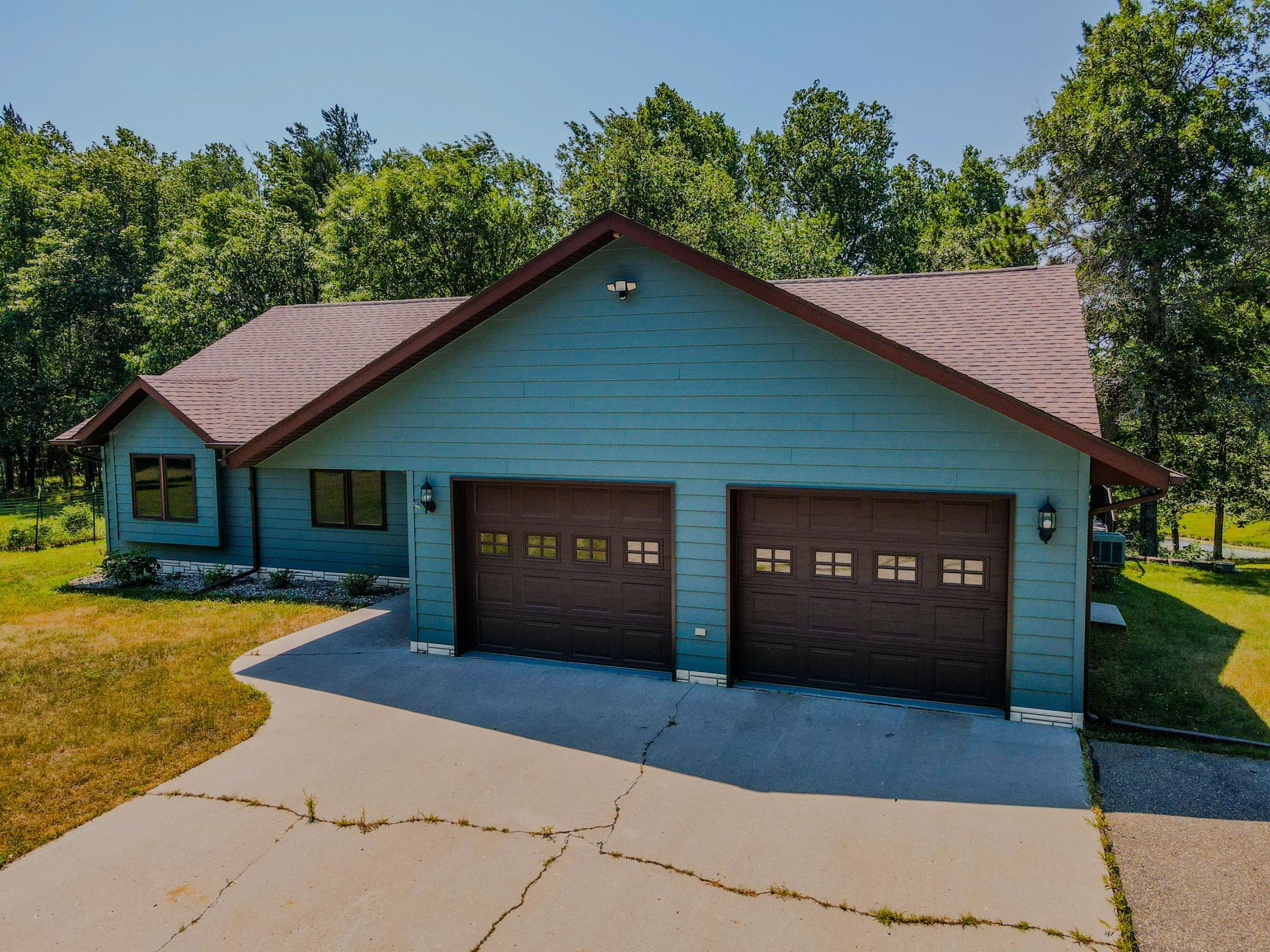 2000 single family home for sale at 15727 Ester Drive in Park Rapids, MN — 3 bed, 4 bath (photo 2 of 38)