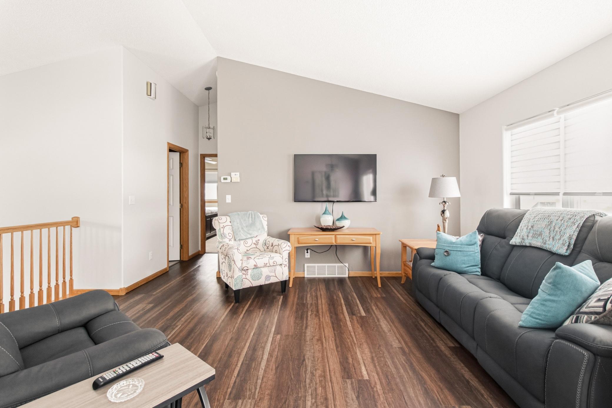 1992 single family home for sale at 1727 37th Avenue S in Fargo, ND — 4 bed, 2 bath (photo 11 of 28)