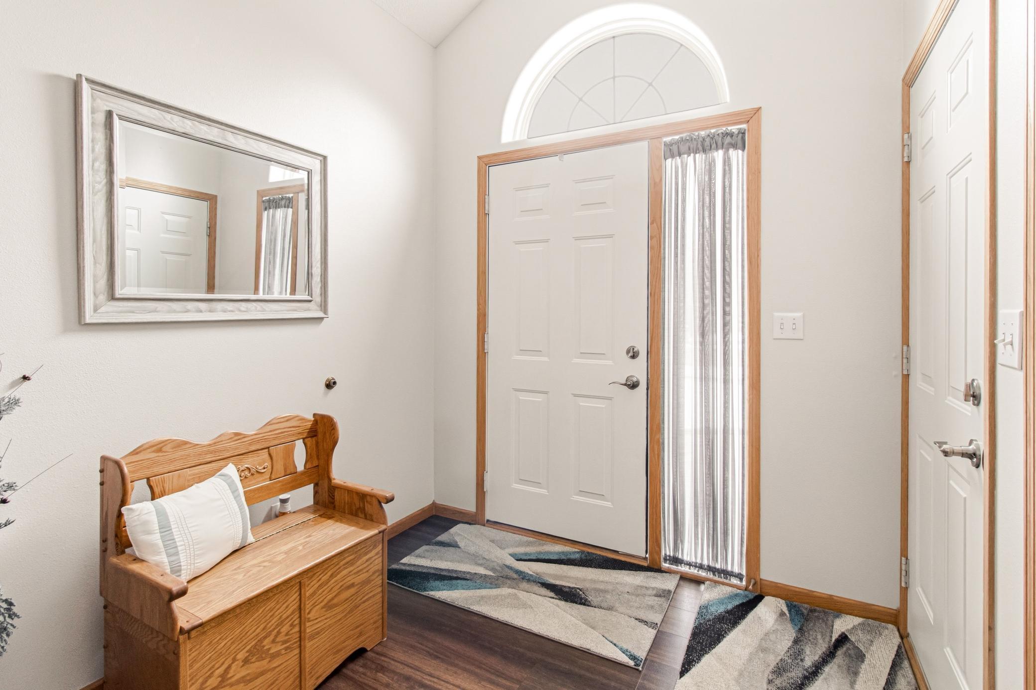 1992 single family home for sale at 1727 37th Avenue S in Fargo, ND — 4 bed, 2 bath (photo 18 of 28)
