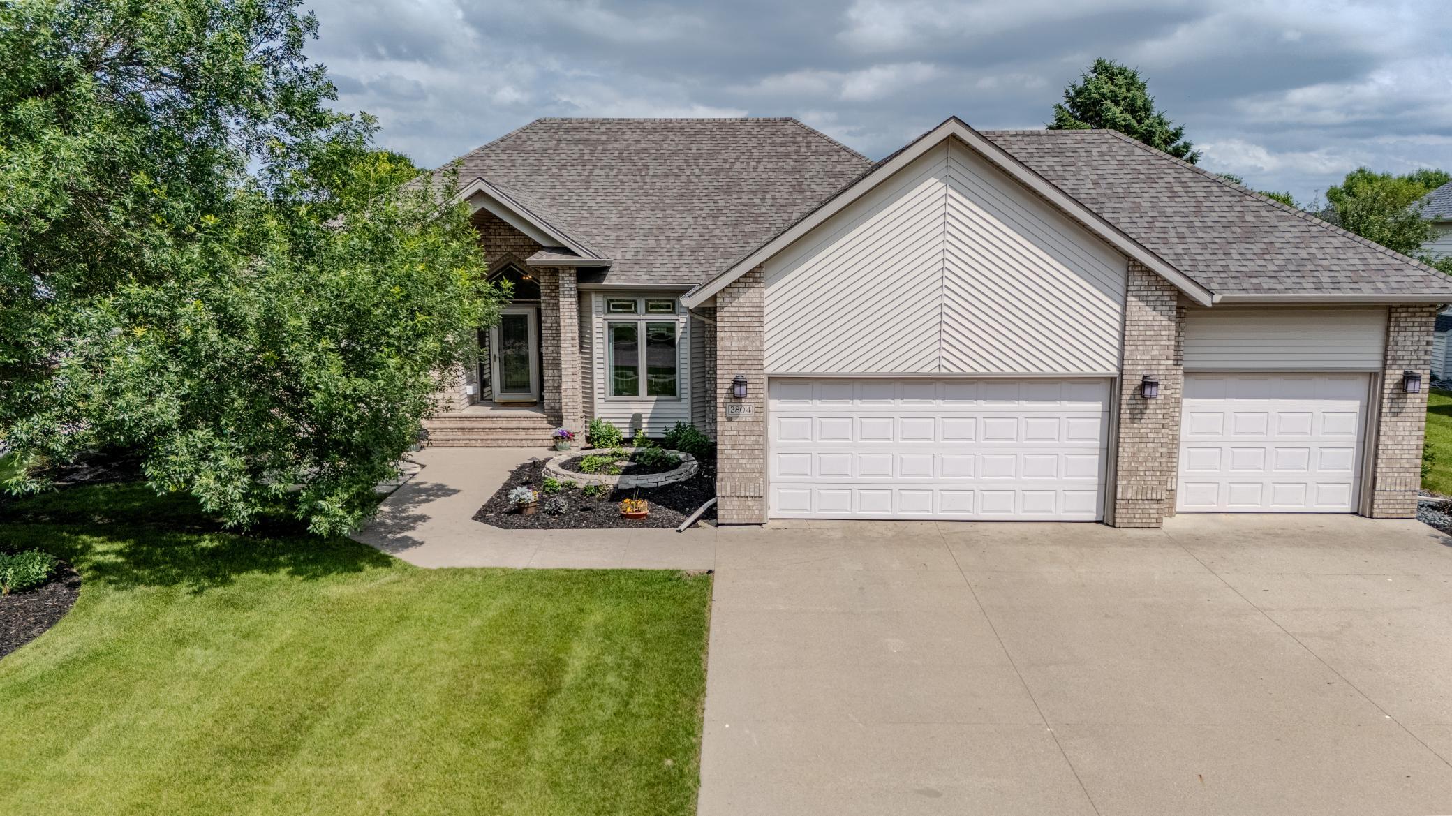 2804 32nd Street S, Fargo ND 58103 - Photo 4 of 47