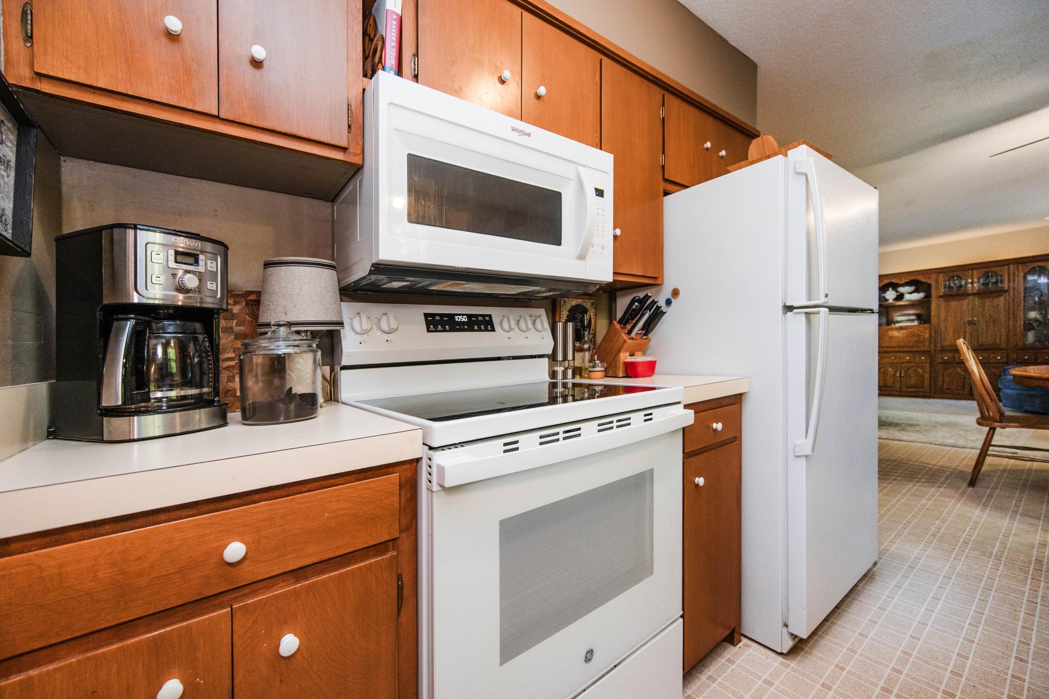 1960 single family home for sale at 1583 E Shore Drive in Detroit Lakes, MN — 4 bed, 2 bath (photo 12 of 75)