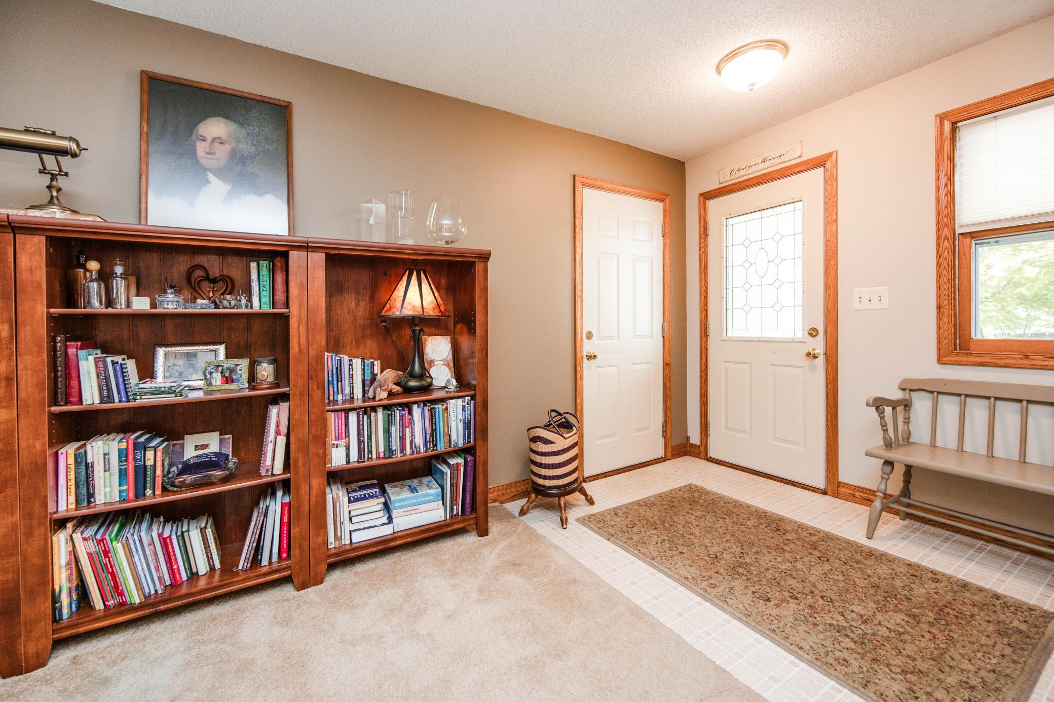 1960 single family home for sale at 1583 E Shore Drive in Detroit Lakes, MN — 4 bed, 2 bath (photo 20 of 75)