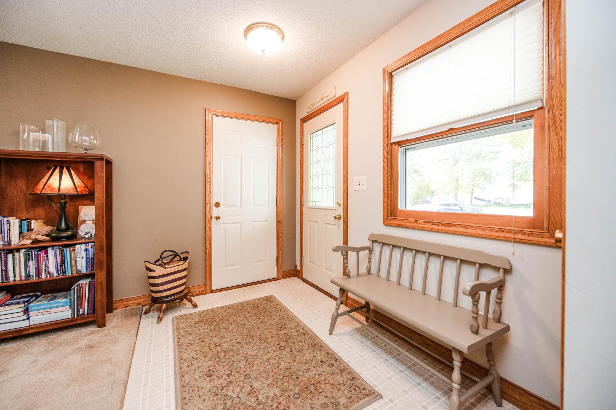 1960 single family home for sale at 1583 E Shore Drive in Detroit Lakes, MN — 4 bed, 2 bath (photo 21 of 75)