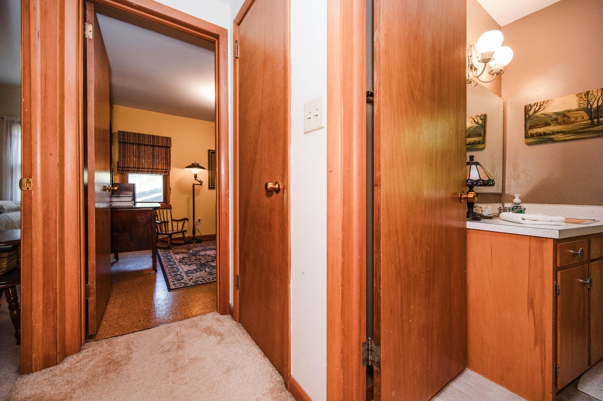 1960 single family home for sale at 1583 E Shore Drive in Detroit Lakes, MN — 4 bed, 2 bath (photo 22 of 75)
