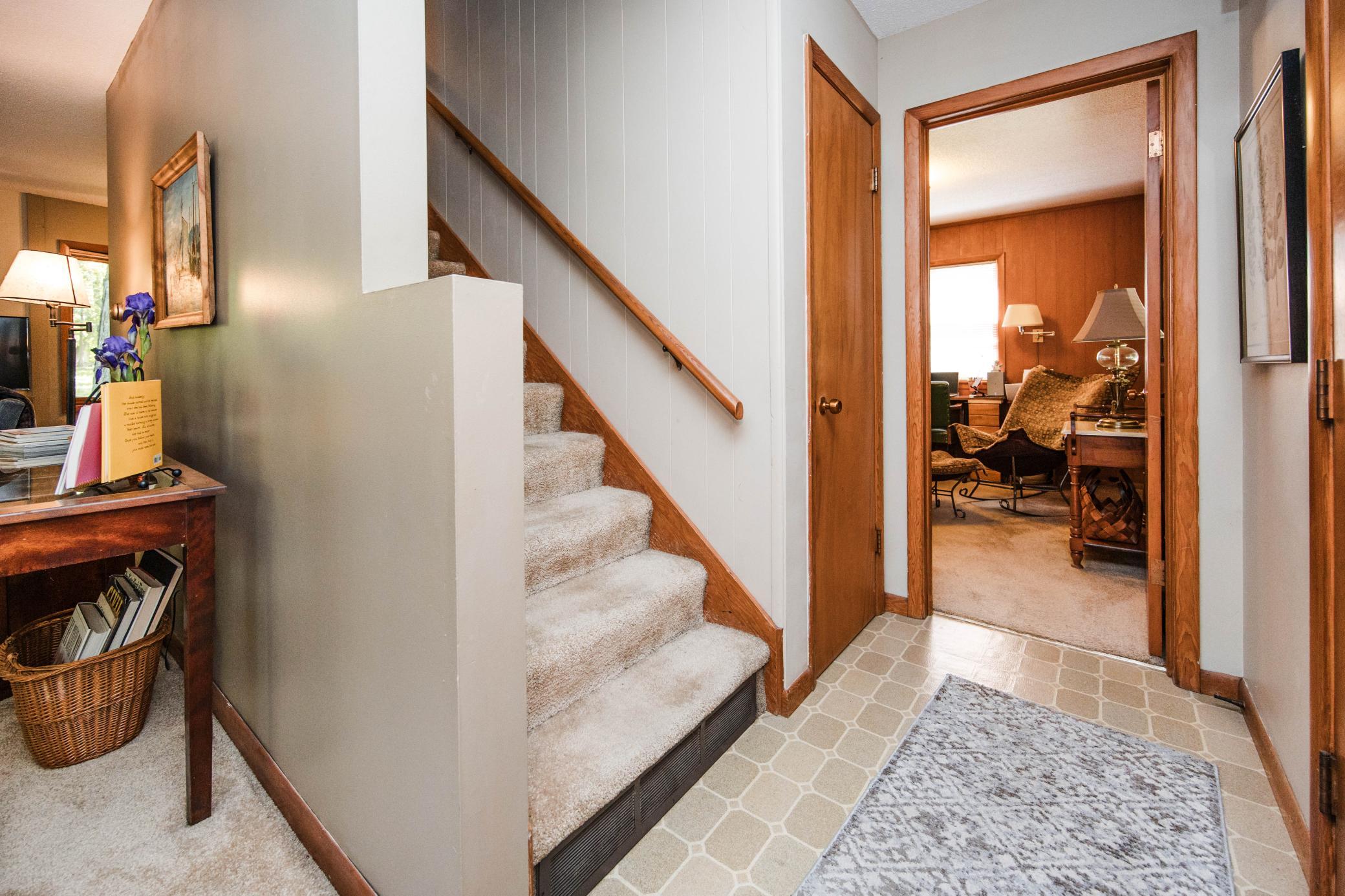 1960 single family home for sale at 1583 E Shore Drive in Detroit Lakes, MN — 4 bed, 2 bath (photo 4 of 75)