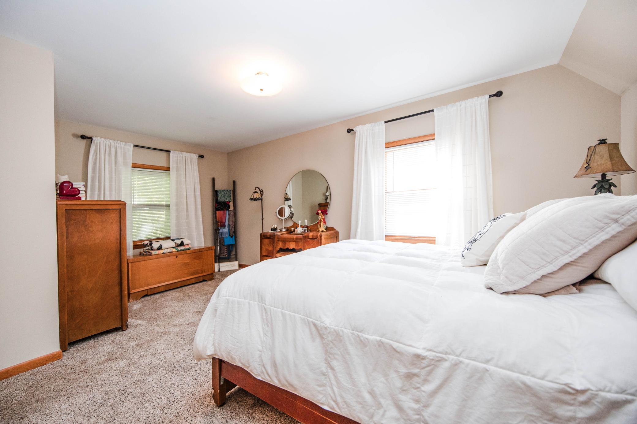 1960 single family home for sale at 1583 E Shore Drive in Detroit Lakes, MN — 4 bed, 2 bath (photo 31 of 75)