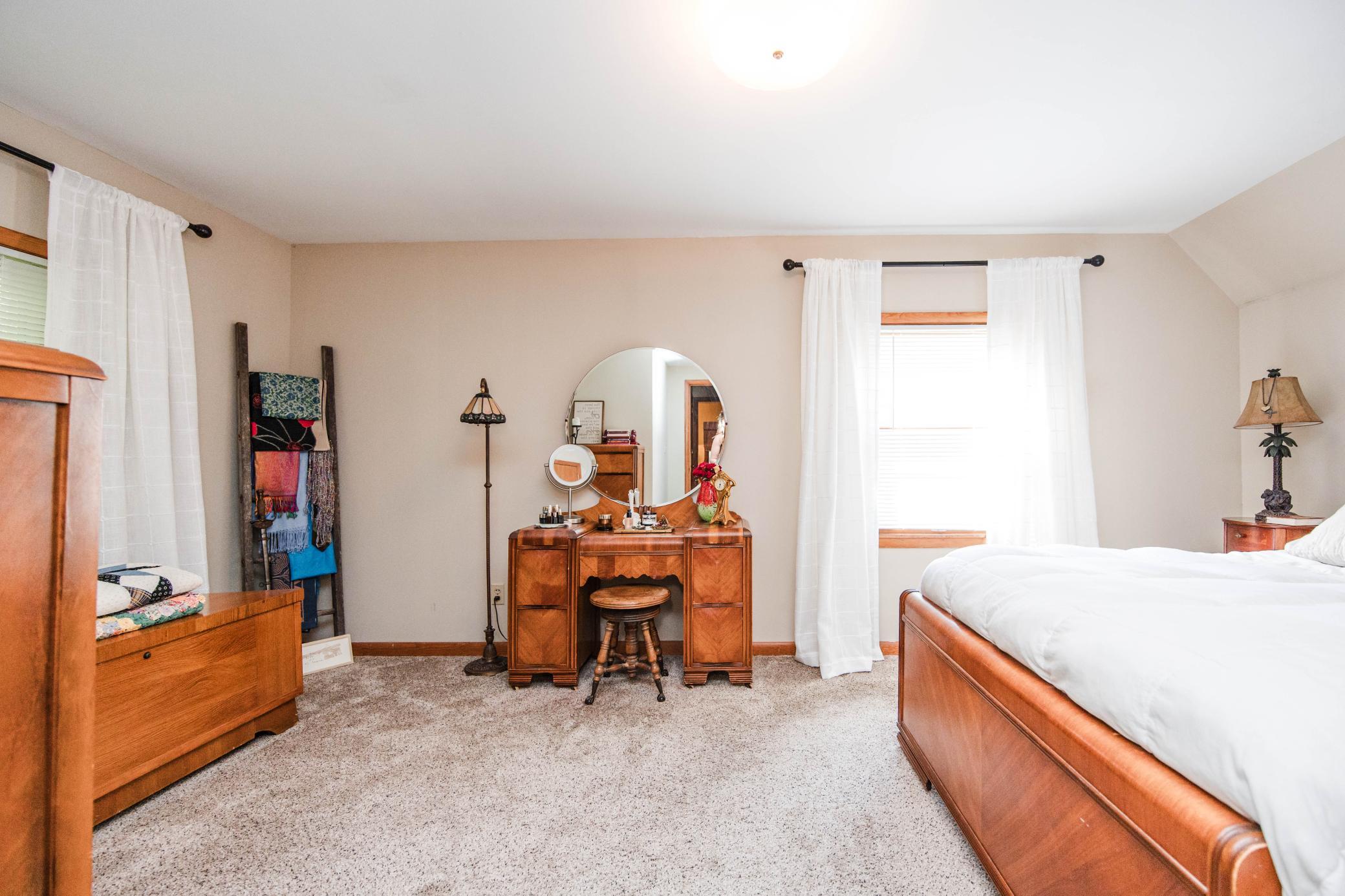 1960 single family home for sale at 1583 E Shore Drive in Detroit Lakes, MN — 4 bed, 2 bath (photo 32 of 75)