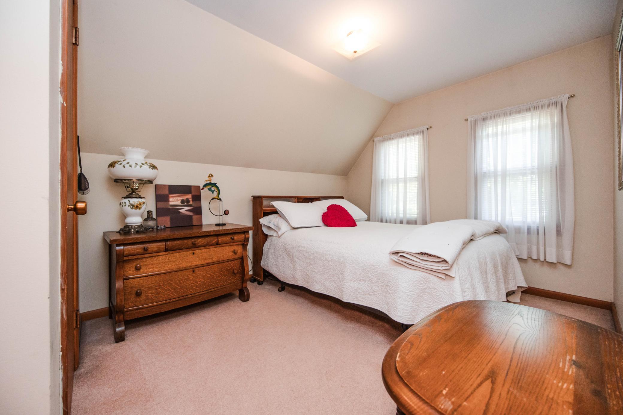 1960 single family home for sale at 1583 E Shore Drive in Detroit Lakes, MN — 4 bed, 2 bath (photo 37 of 75)