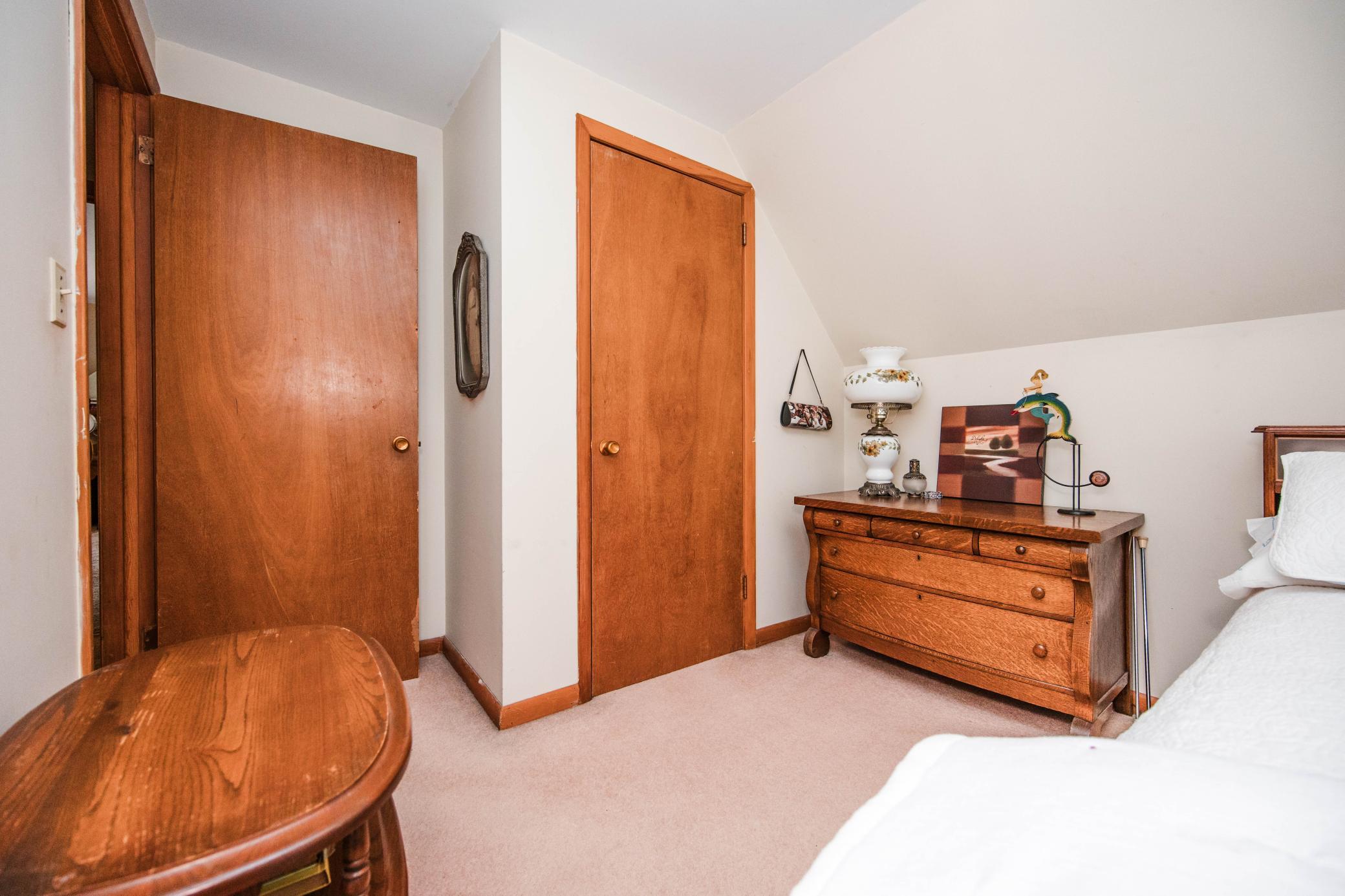 1960 single family home for sale at 1583 E Shore Drive in Detroit Lakes, MN — 4 bed, 2 bath (photo 39 of 75)