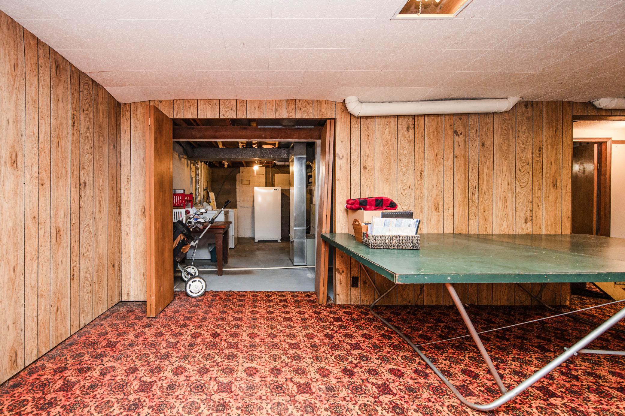 1960 single family home for sale at 1583 E Shore Drive in Detroit Lakes, MN — 4 bed, 2 bath (photo 46 of 75)