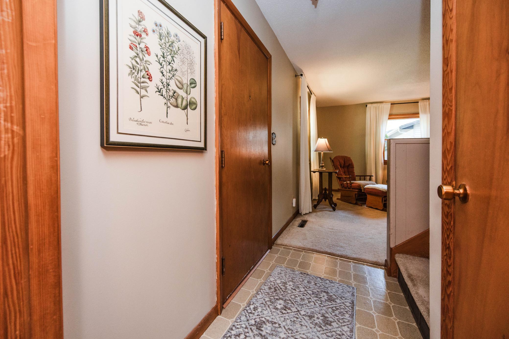 1960 single family home for sale at 1583 E Shore Drive in Detroit Lakes, MN — 4 bed, 2 bath (photo 6 of 75)
