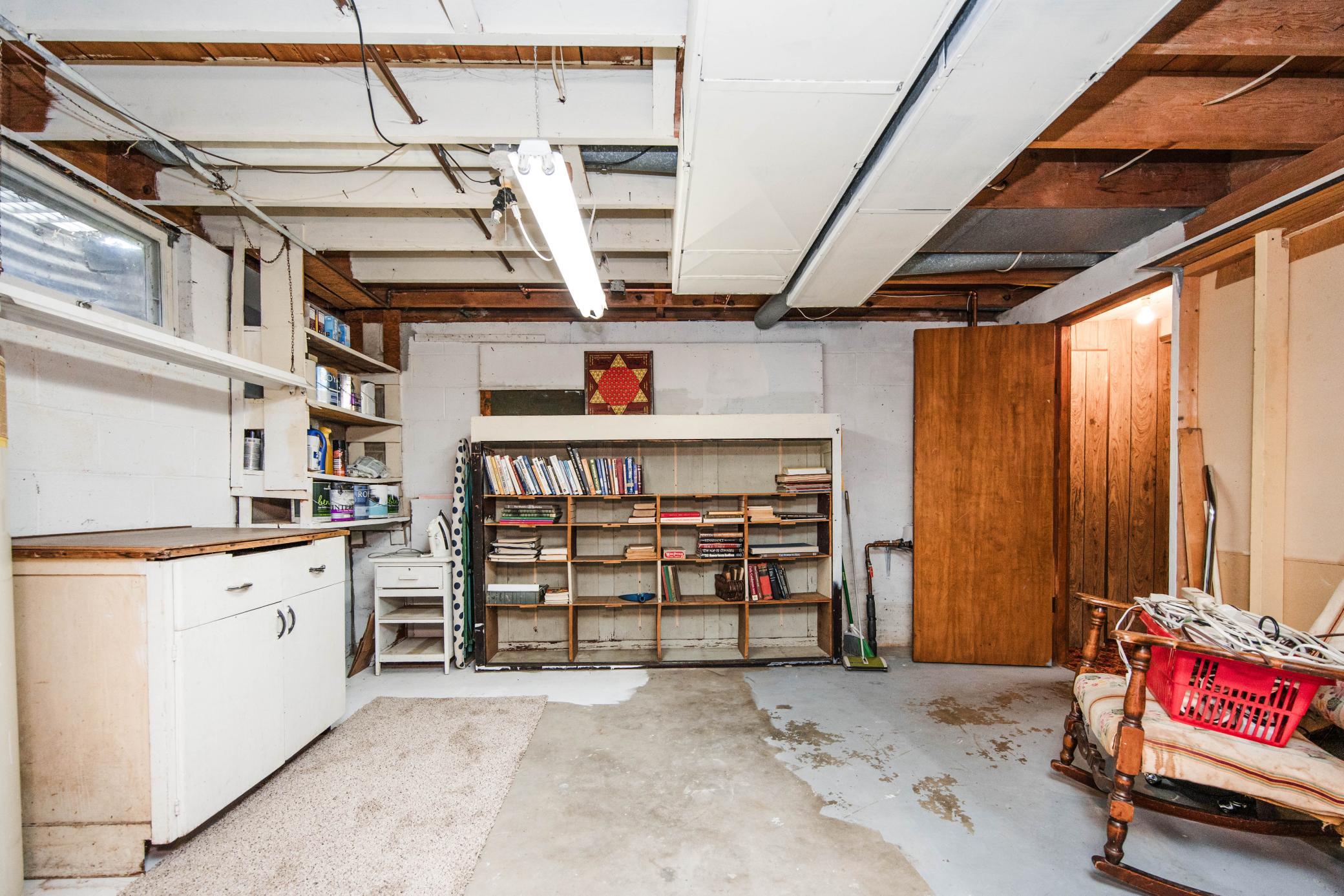 1960 single family home for sale at 1583 E Shore Drive in Detroit Lakes, MN — 4 bed, 2 bath (photo 54 of 75)