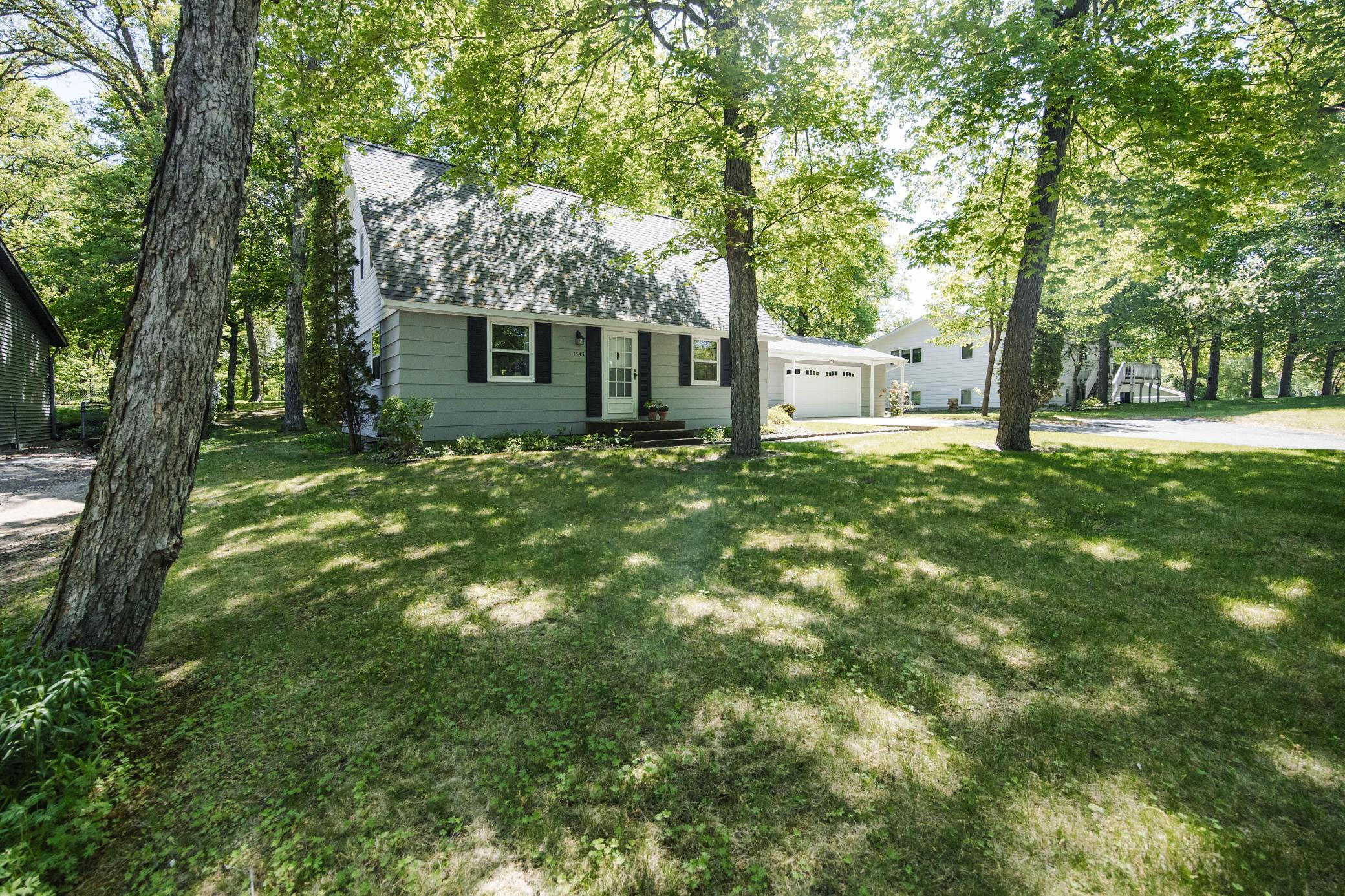 1960 single family home for sale at 1583 E Shore Drive in Detroit Lakes, MN — 4 bed, 2 bath (photo 59 of 75)