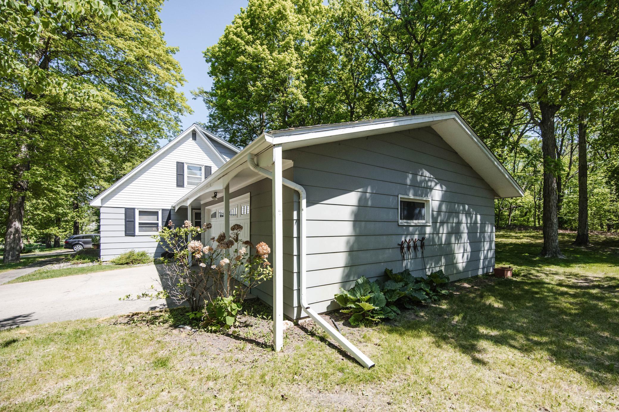 1960 single family home for sale at 1583 E Shore Drive in Detroit Lakes, MN — 4 bed, 2 bath (photo 61 of 75)