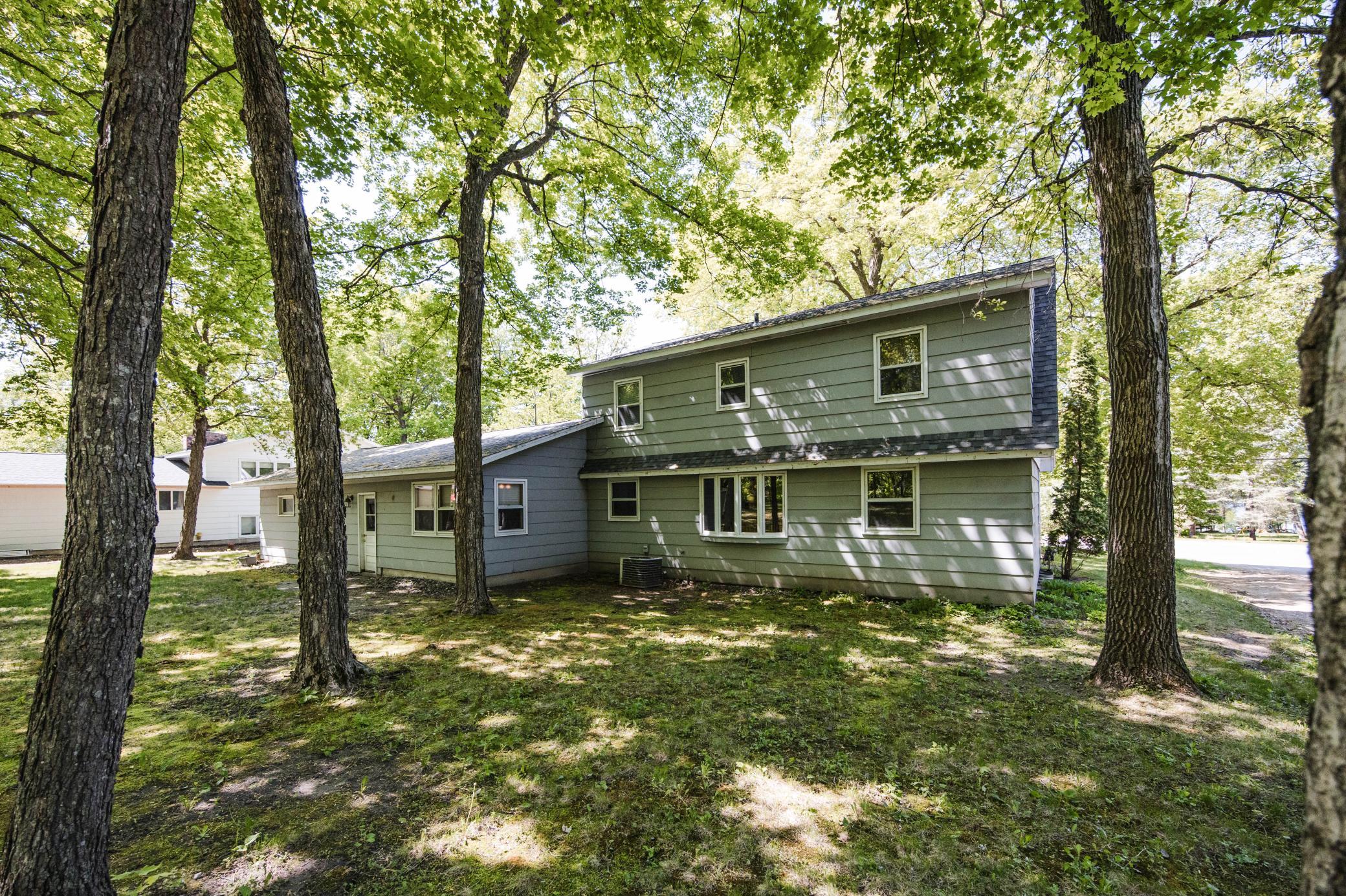1960 single family home for sale at 1583 E Shore Drive in Detroit Lakes, MN — 4 bed, 2 bath (photo 62 of 75)