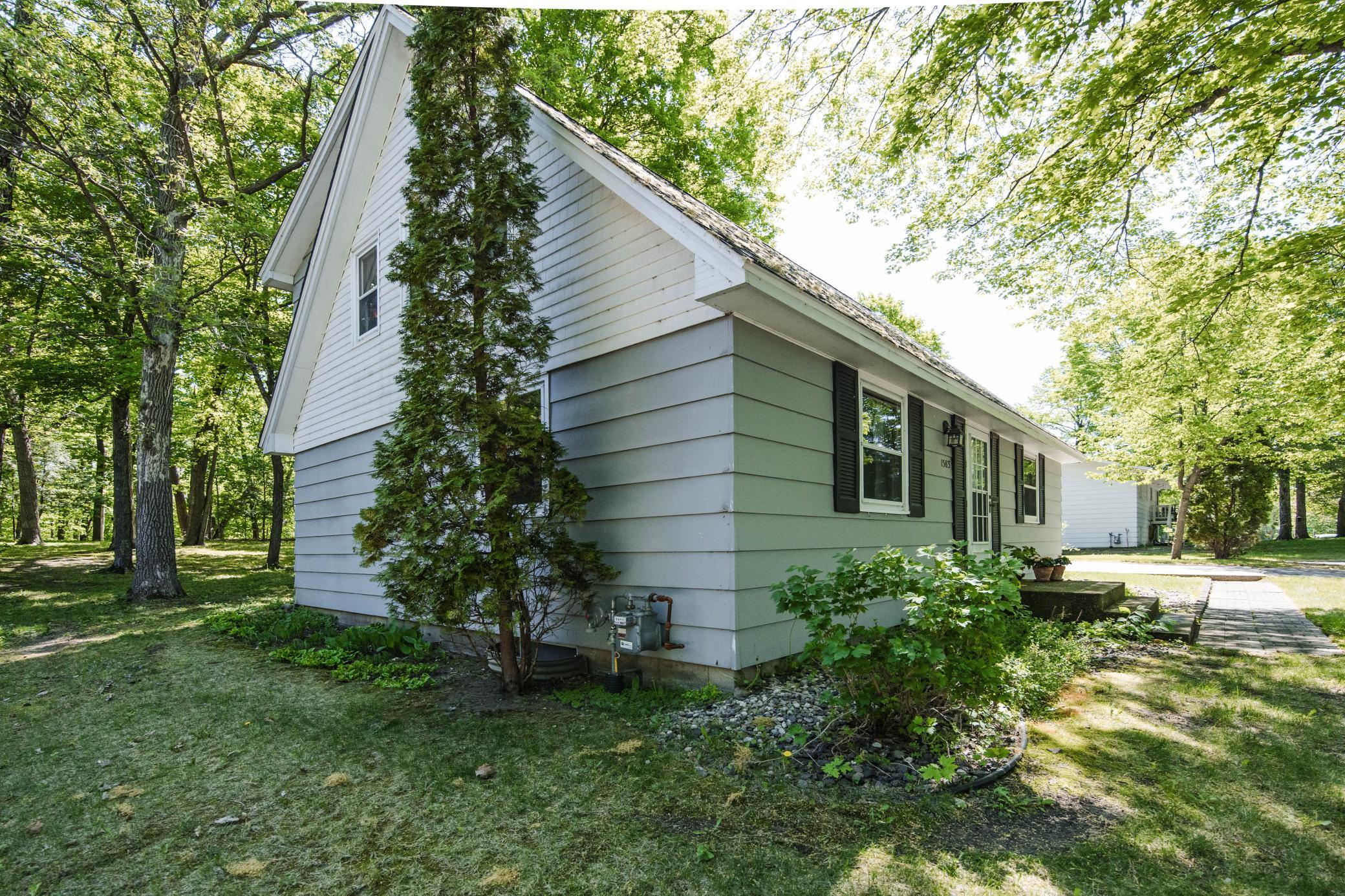 1960 single family home for sale at 1583 E Shore Drive in Detroit Lakes, MN — 4 bed, 2 bath (photo 63 of 75)