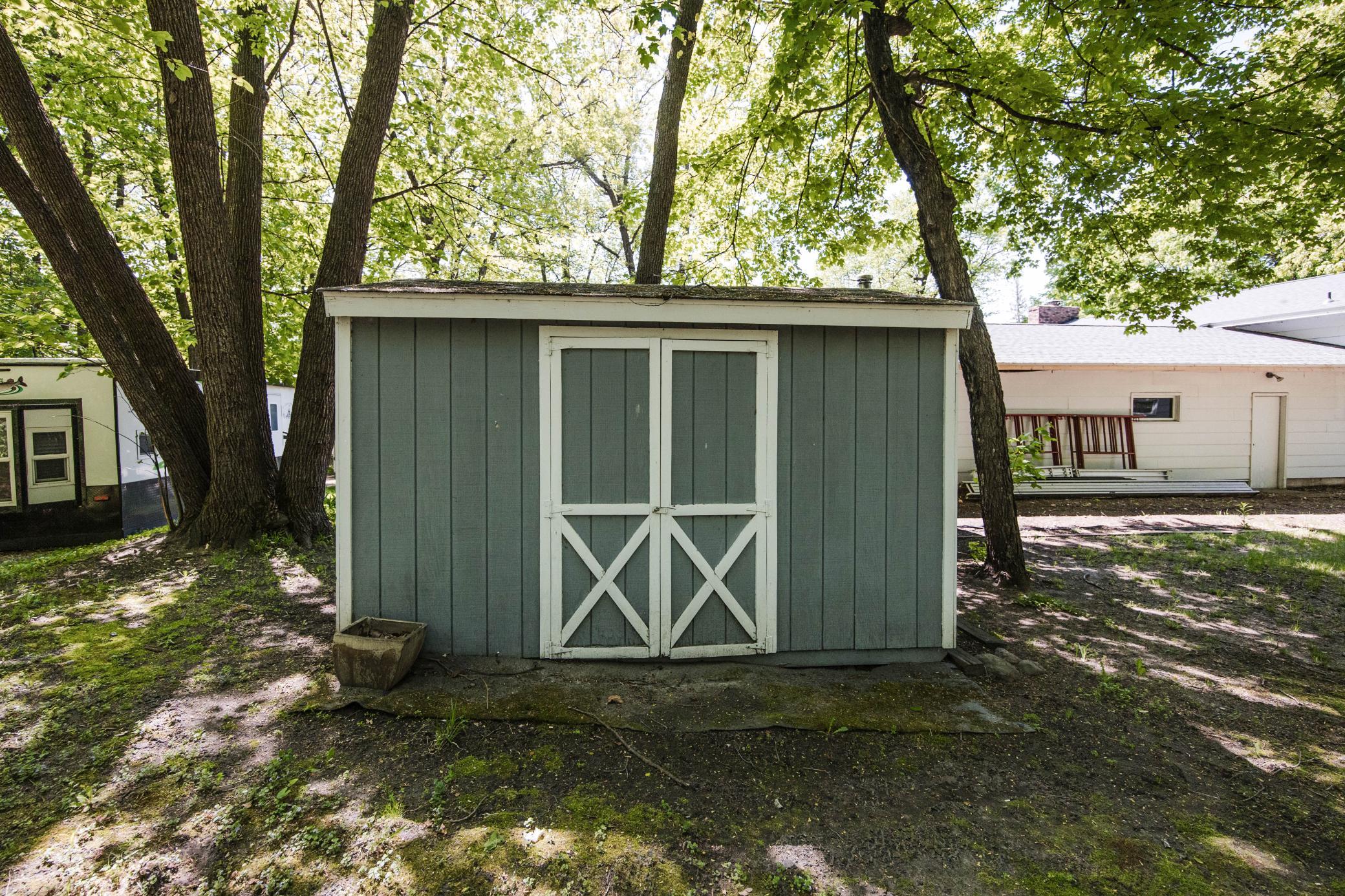 1960 single family home for sale at 1583 E Shore Drive in Detroit Lakes, MN — 4 bed, 2 bath (photo 66 of 75)