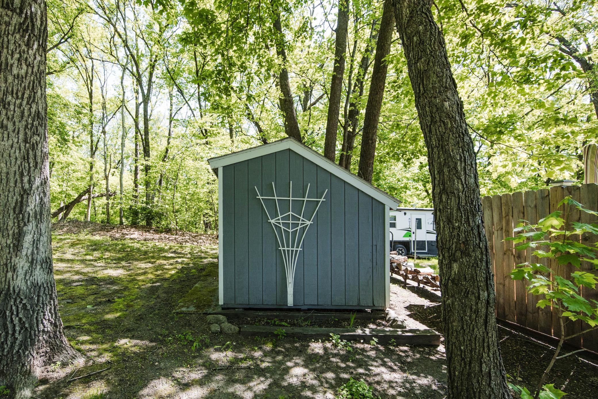1960 single family home for sale at 1583 E Shore Drive in Detroit Lakes, MN — 4 bed, 2 bath (photo 67 of 75)