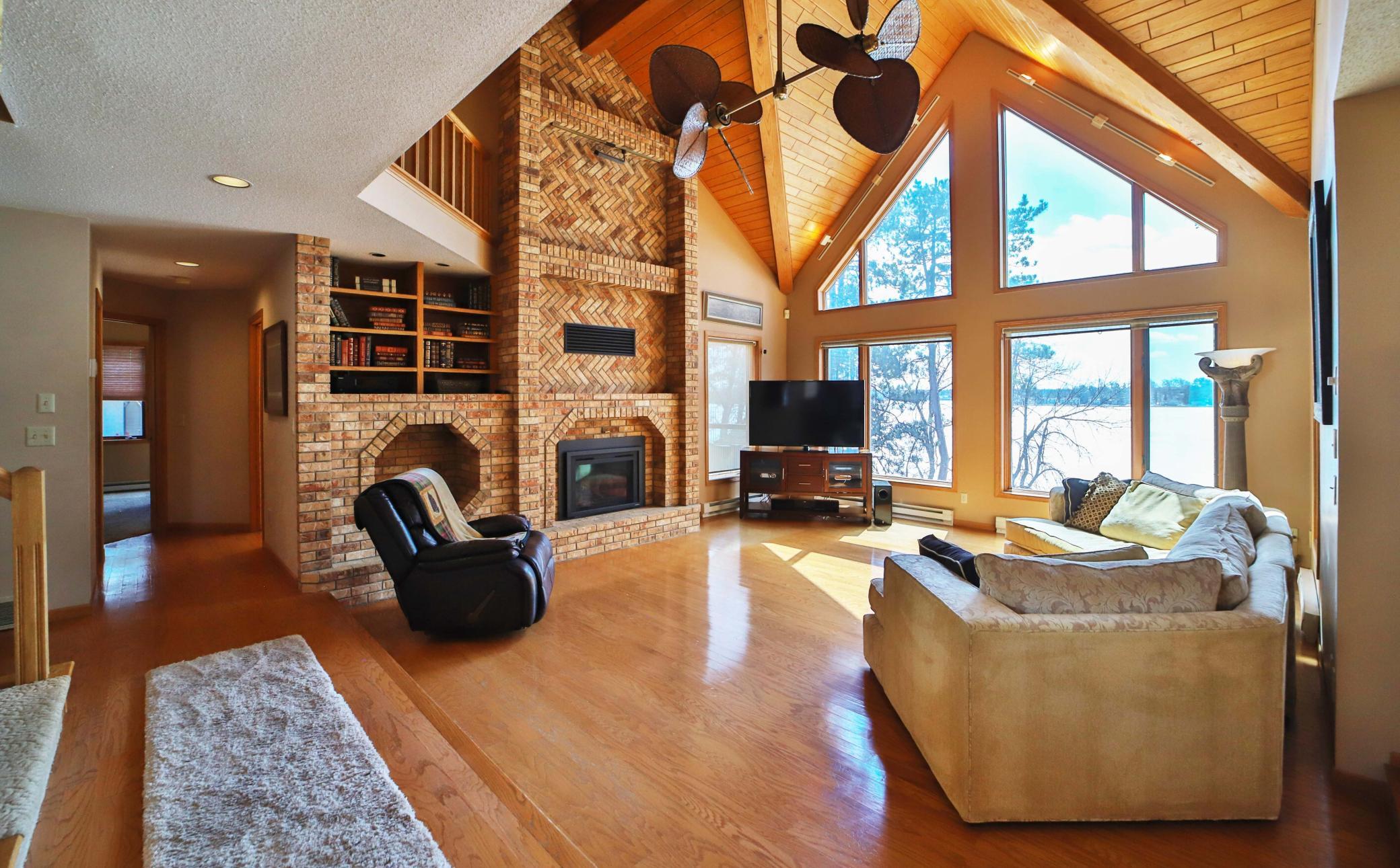 1990 single family home for sale at 1569 Floan Point Road in Brainerd, MN — 5 bed, 3 bath (photo 16 of 99)