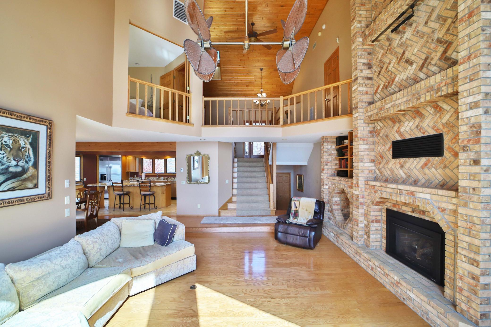 1990 single family home for sale at 1569 Floan Point Road in Brainerd, MN — 5 bed, 3 bath (photo 17 of 99)