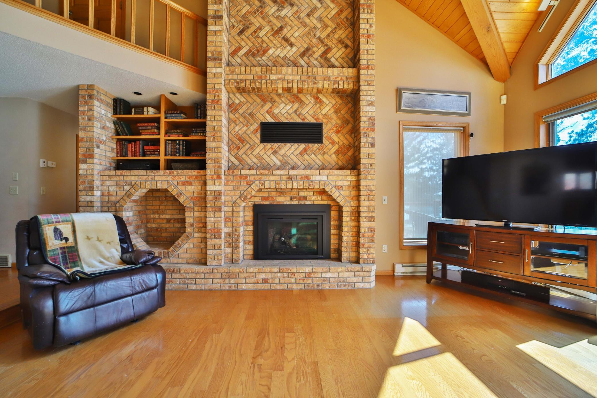 1990 single family home for sale at 1569 Floan Point Road in Brainerd, MN — 5 bed, 3 bath (photo 19 of 99)
