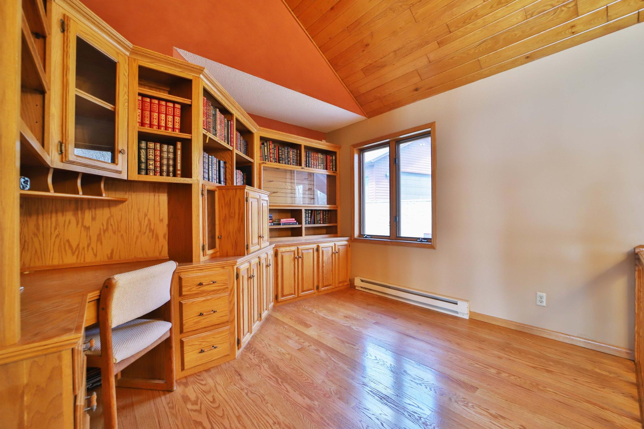 1990 single family home for sale at 1569 Floan Point Road in Brainerd, MN — 5 bed, 3 bath (photo 25 of 99)
