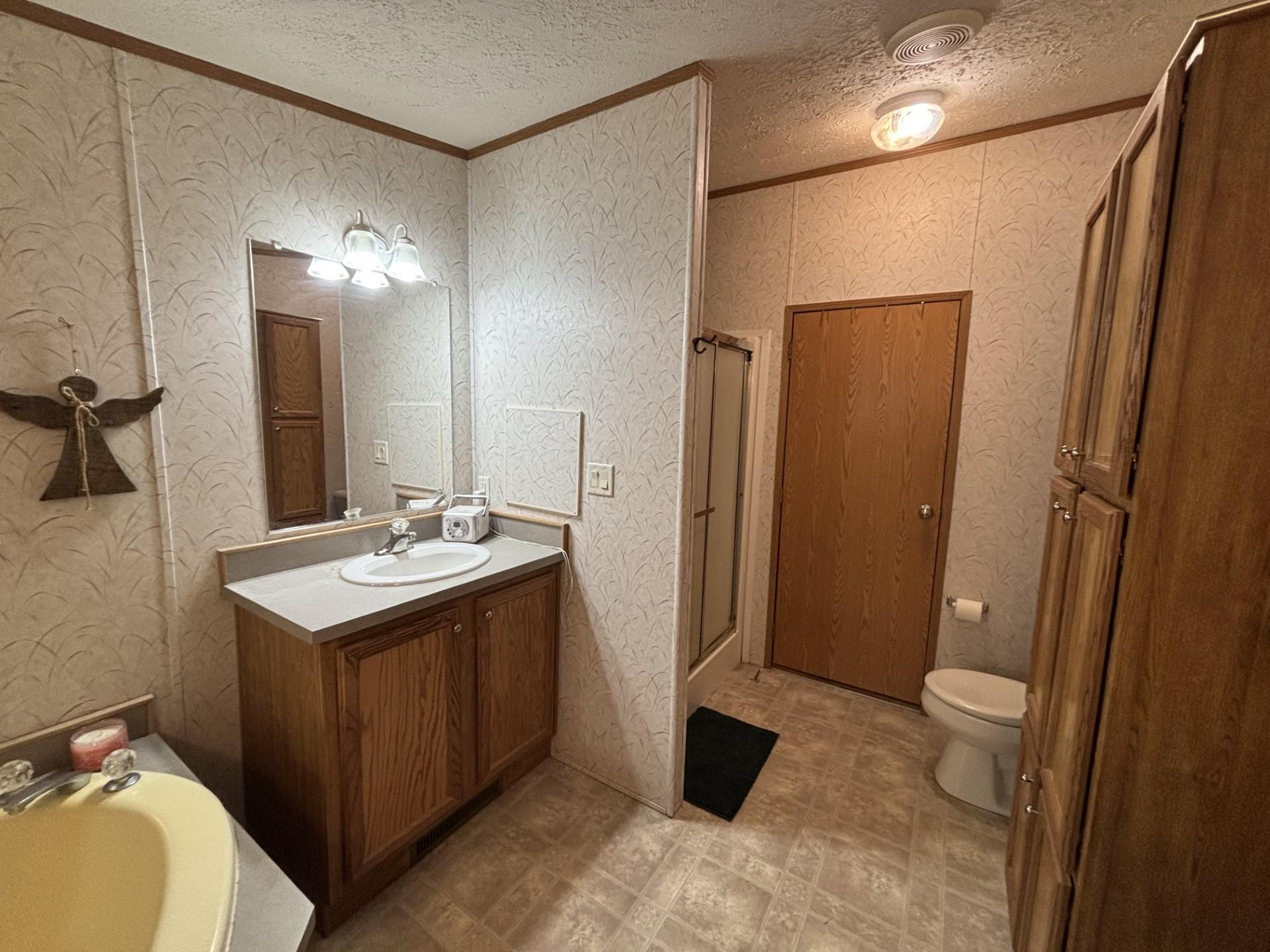 2004 single family home for sale at 128 Lynn Road in Ottertail, MN — 3 bed, 2 bath (photo 12 of 22)
